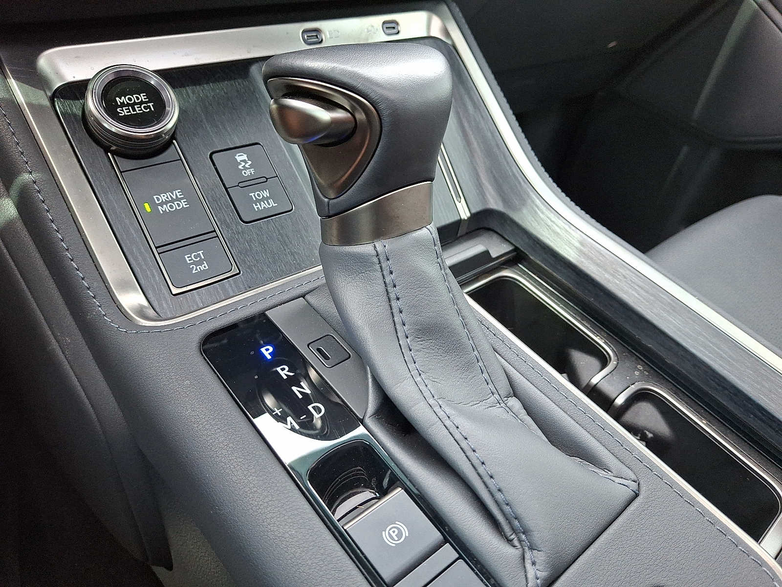 Thumbnail: 2024 Lexus GX - 14