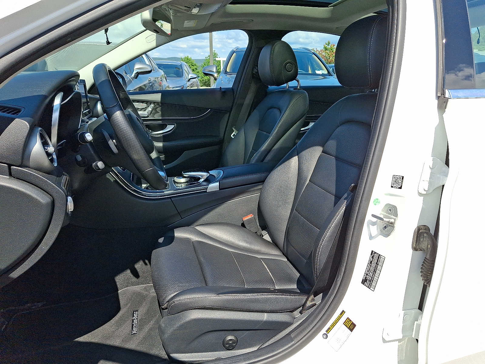Thumbnail: 2016 Mercedes-Benz C-Class - 10
