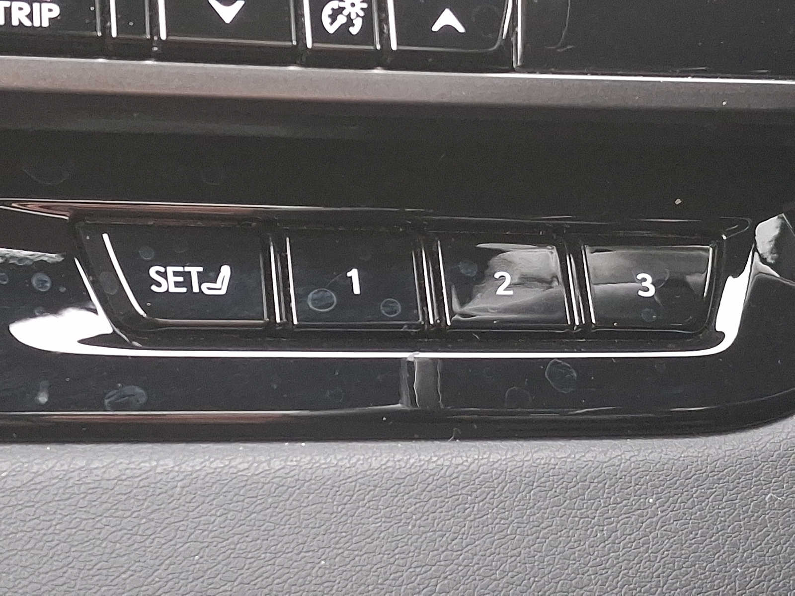 Thumbnail: 2023 Lexus RX - 22