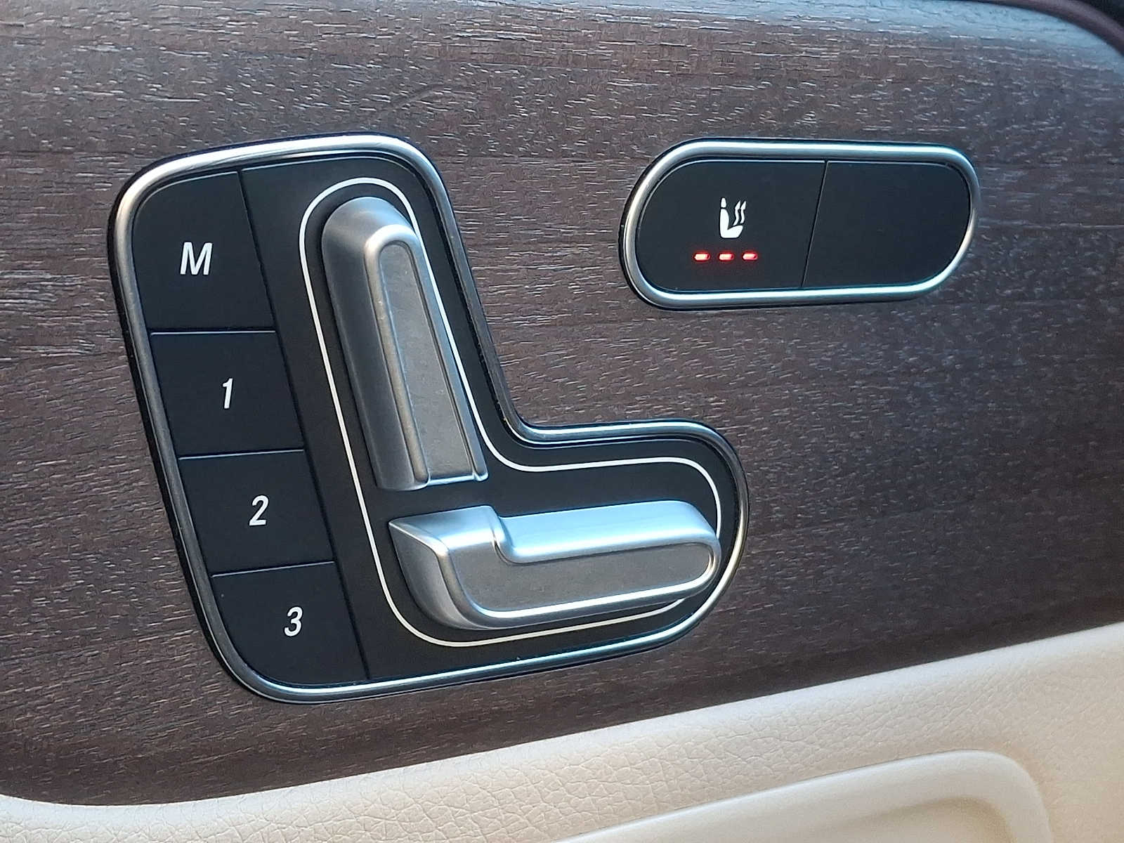 Thumbnail: 2022 Mercedes-Benz GLB - 23