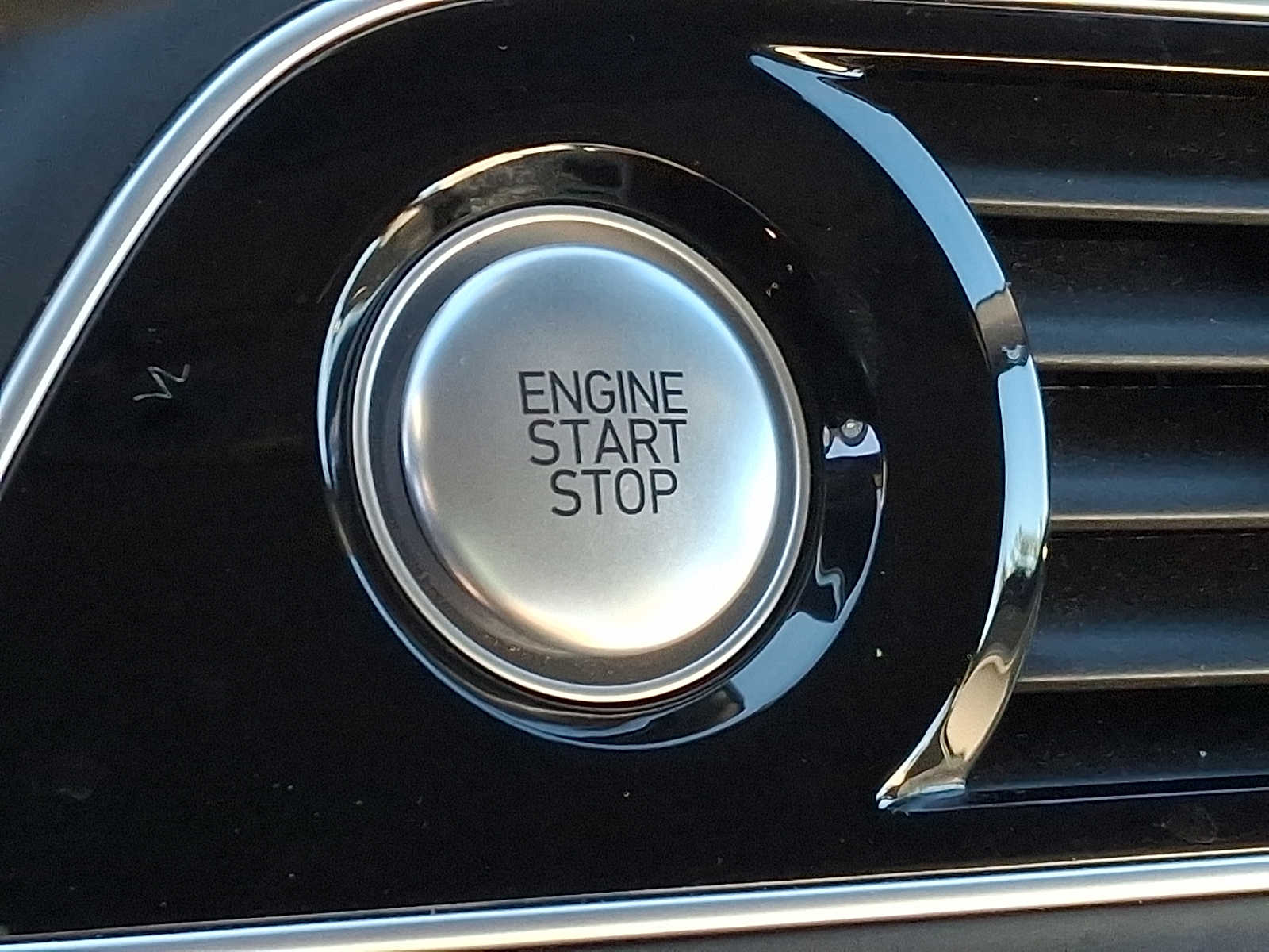 Thumbnail: 2023 Genesis G70 - 22