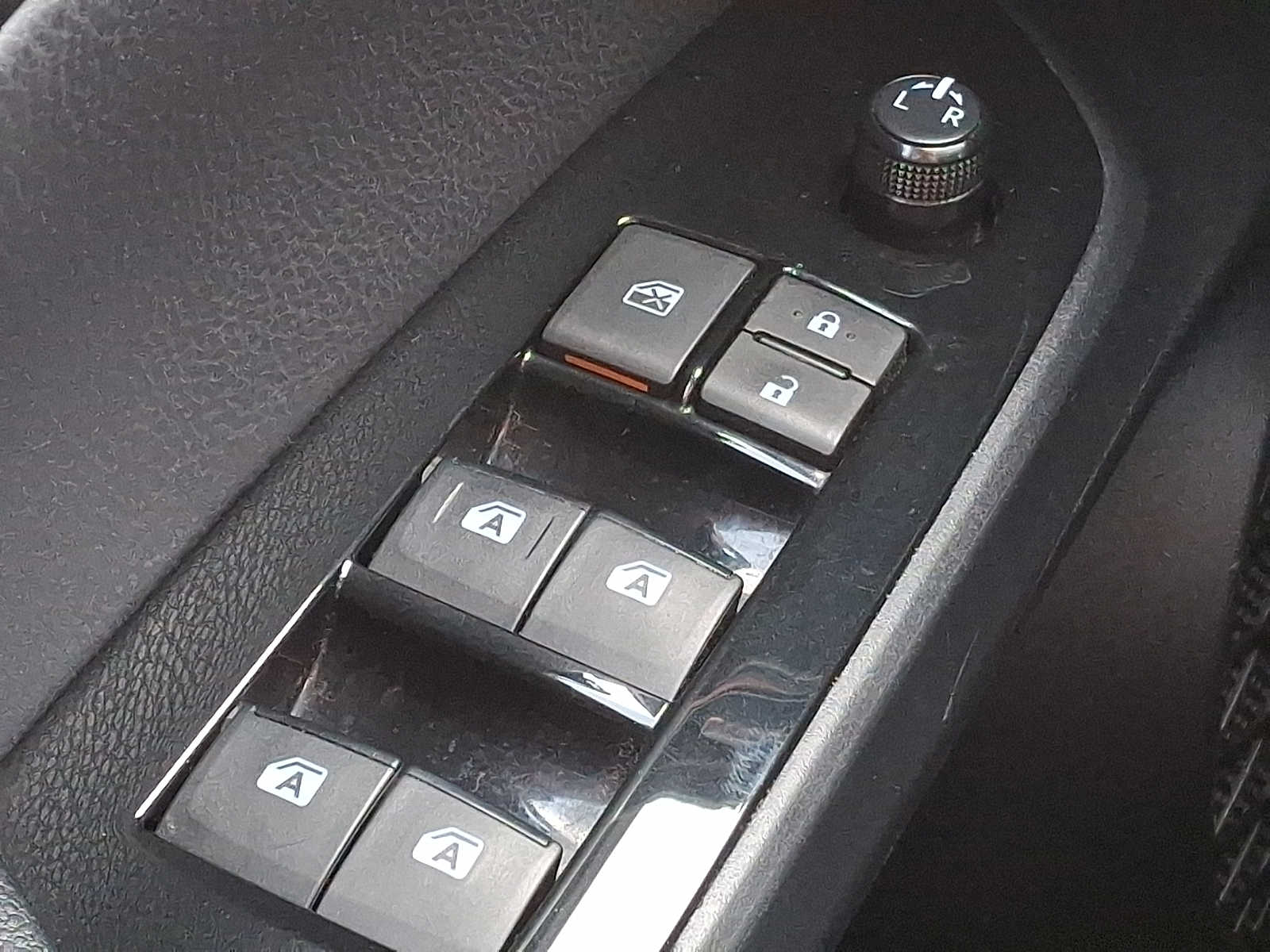 Thumbnail: 2017 Toyota Prius Prime - 23