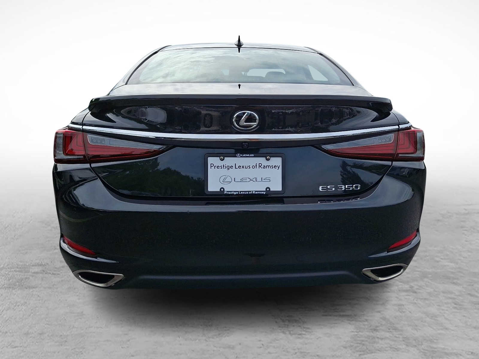 Thumbnail: 2023 Lexus ES - 4