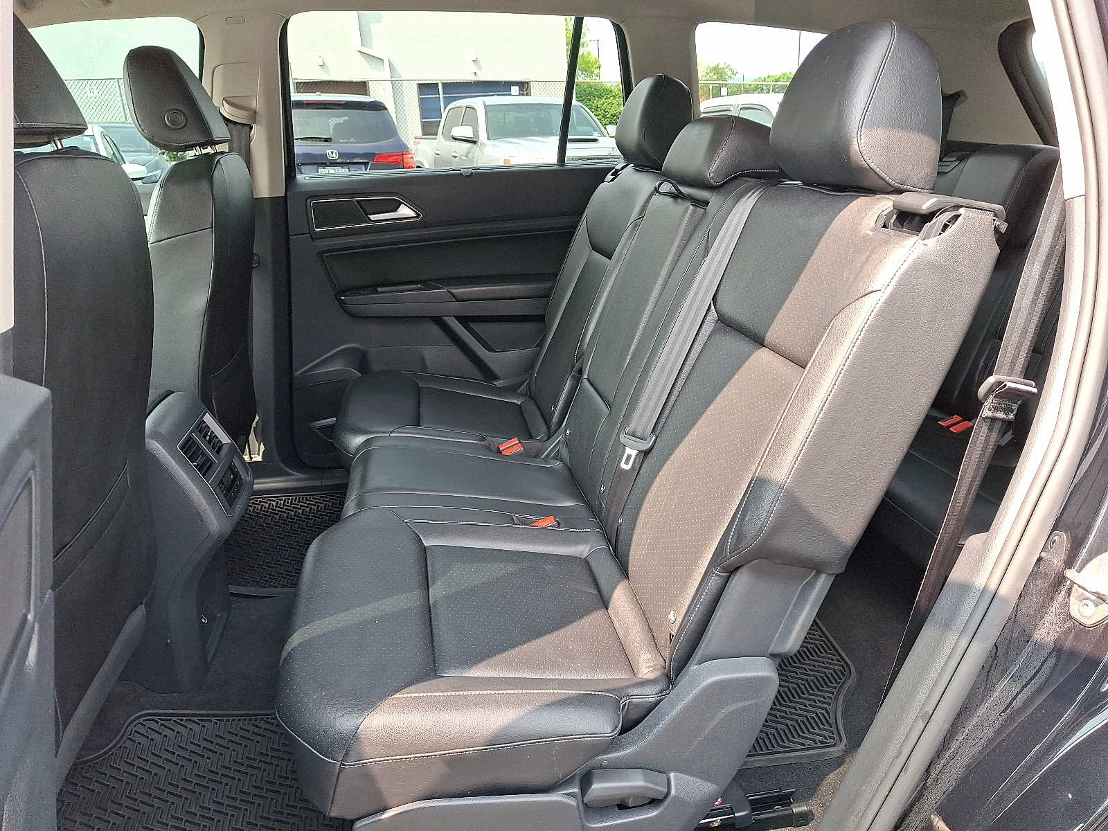 2018 Volkswagen Atlas SE 8