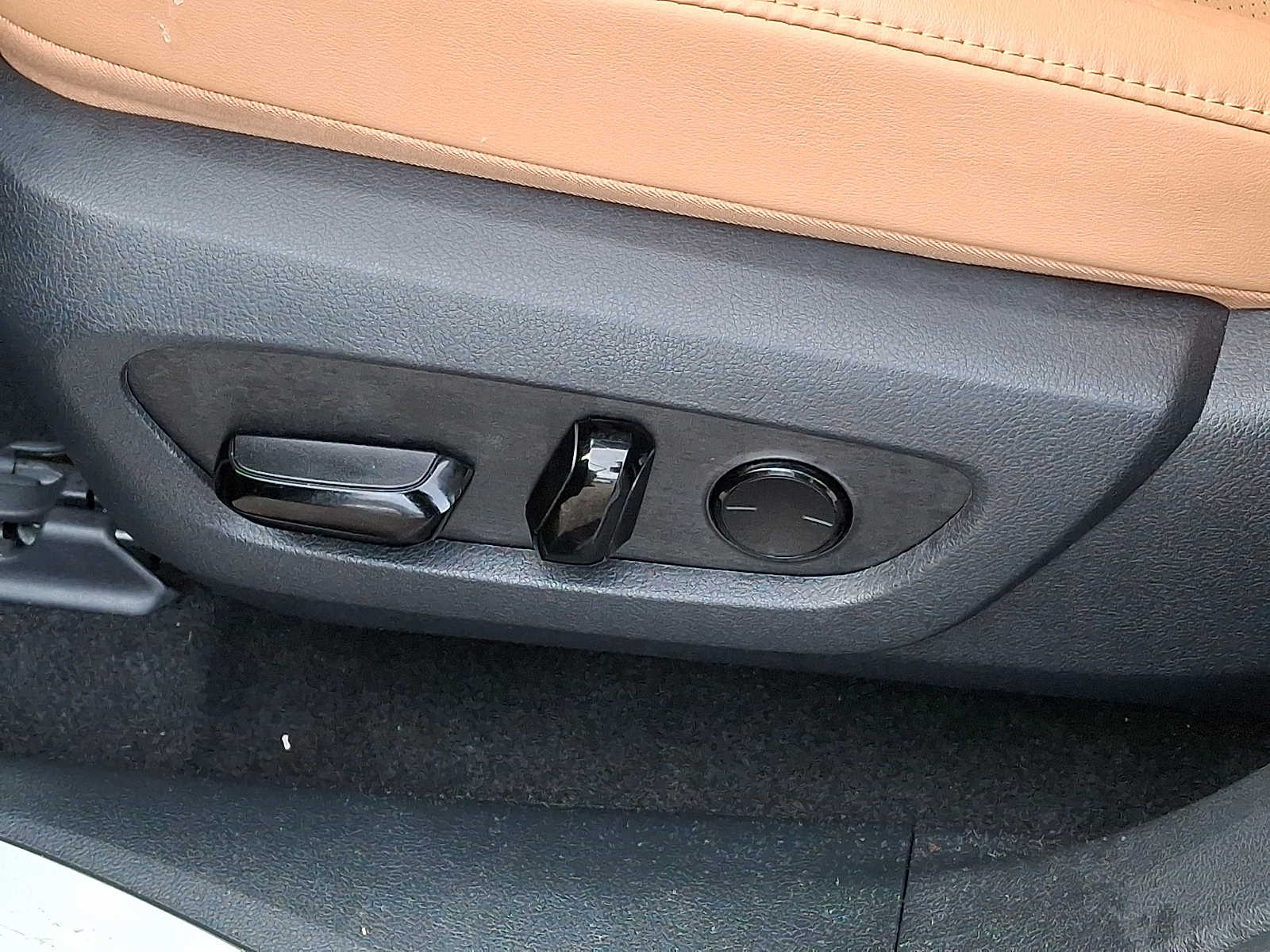 Thumbnail: 2023 Lexus RX - 8