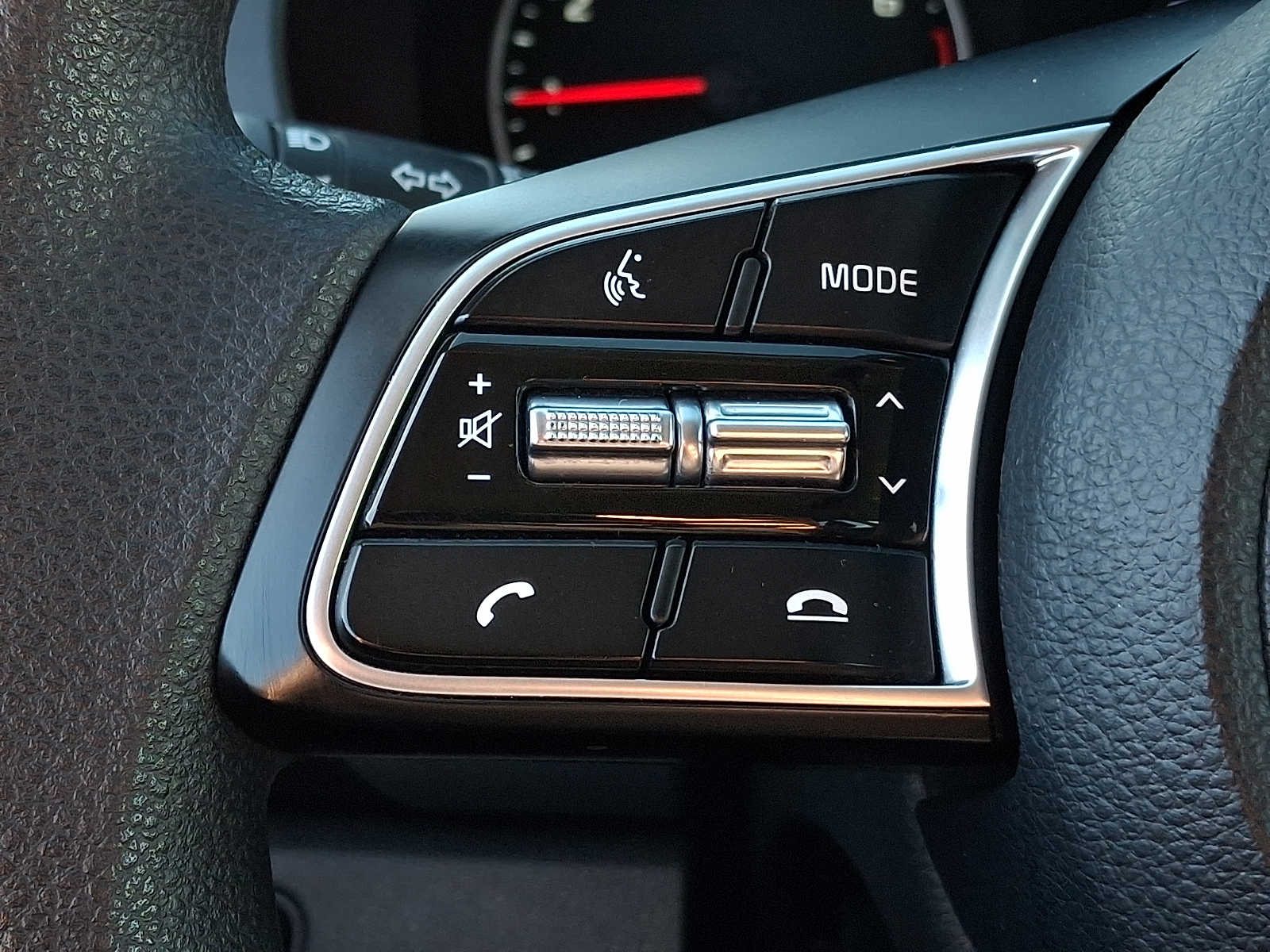 Thumbnail: 2023 Kia Seltos - 18