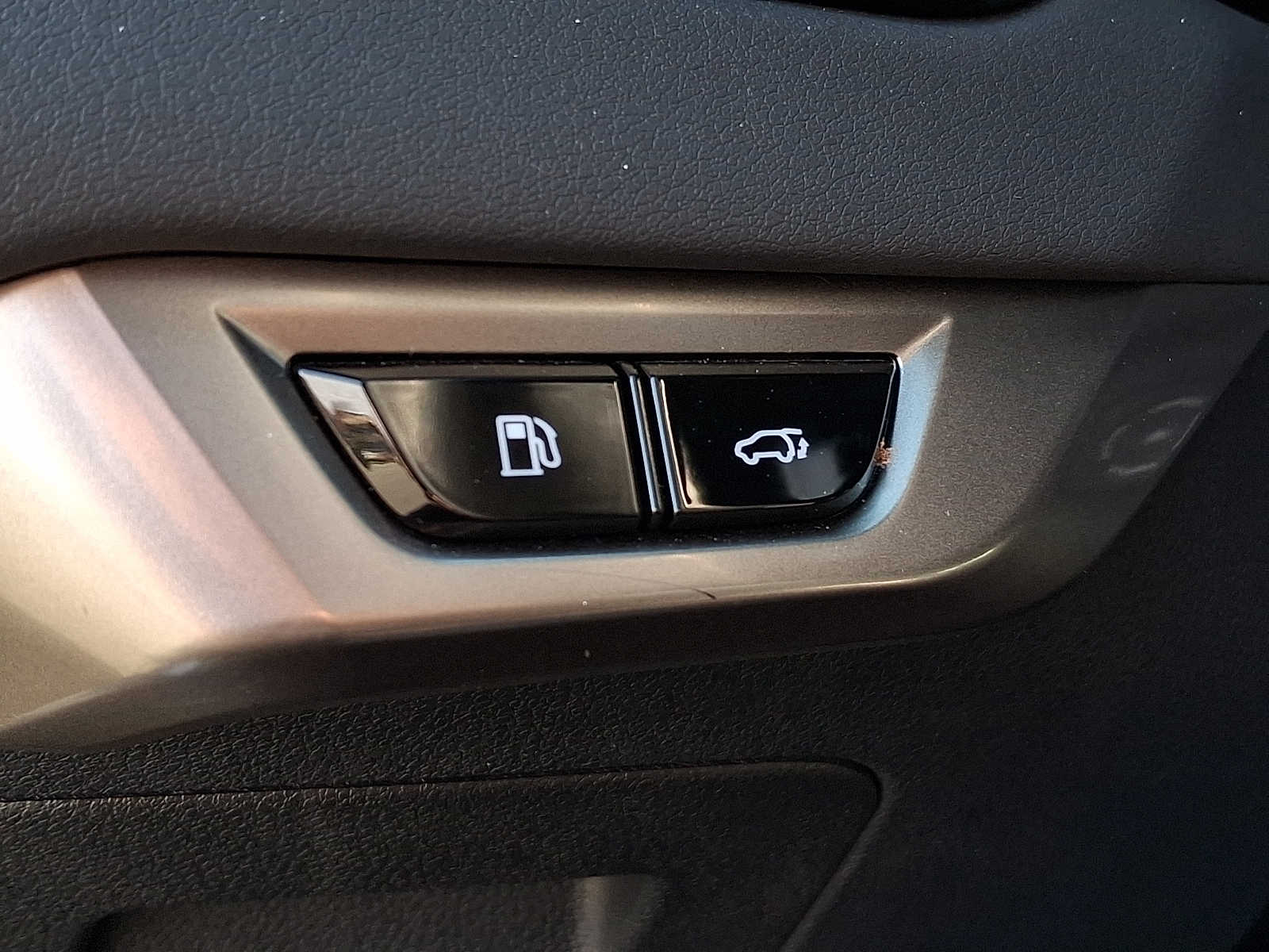 Thumbnail: 2023 Lexus RX - 24