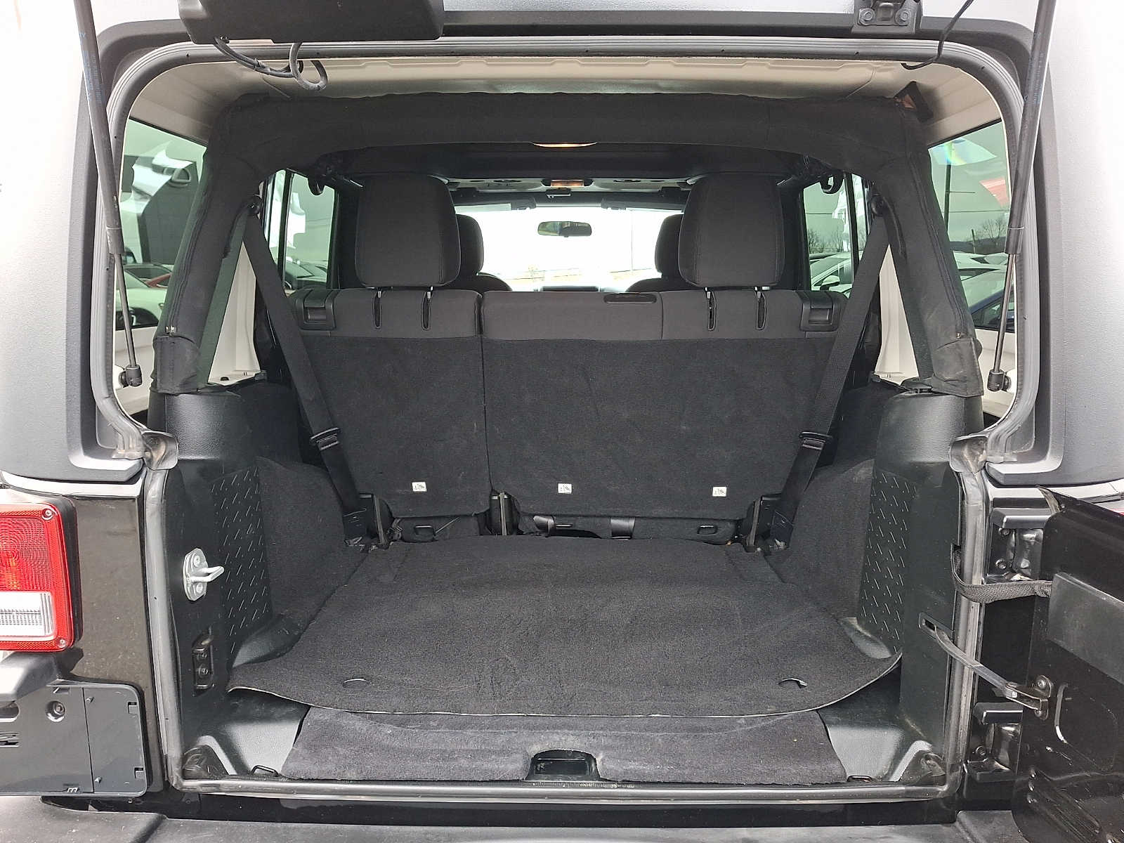 Thumbnail: 2018 Jeep Wrangler - 27