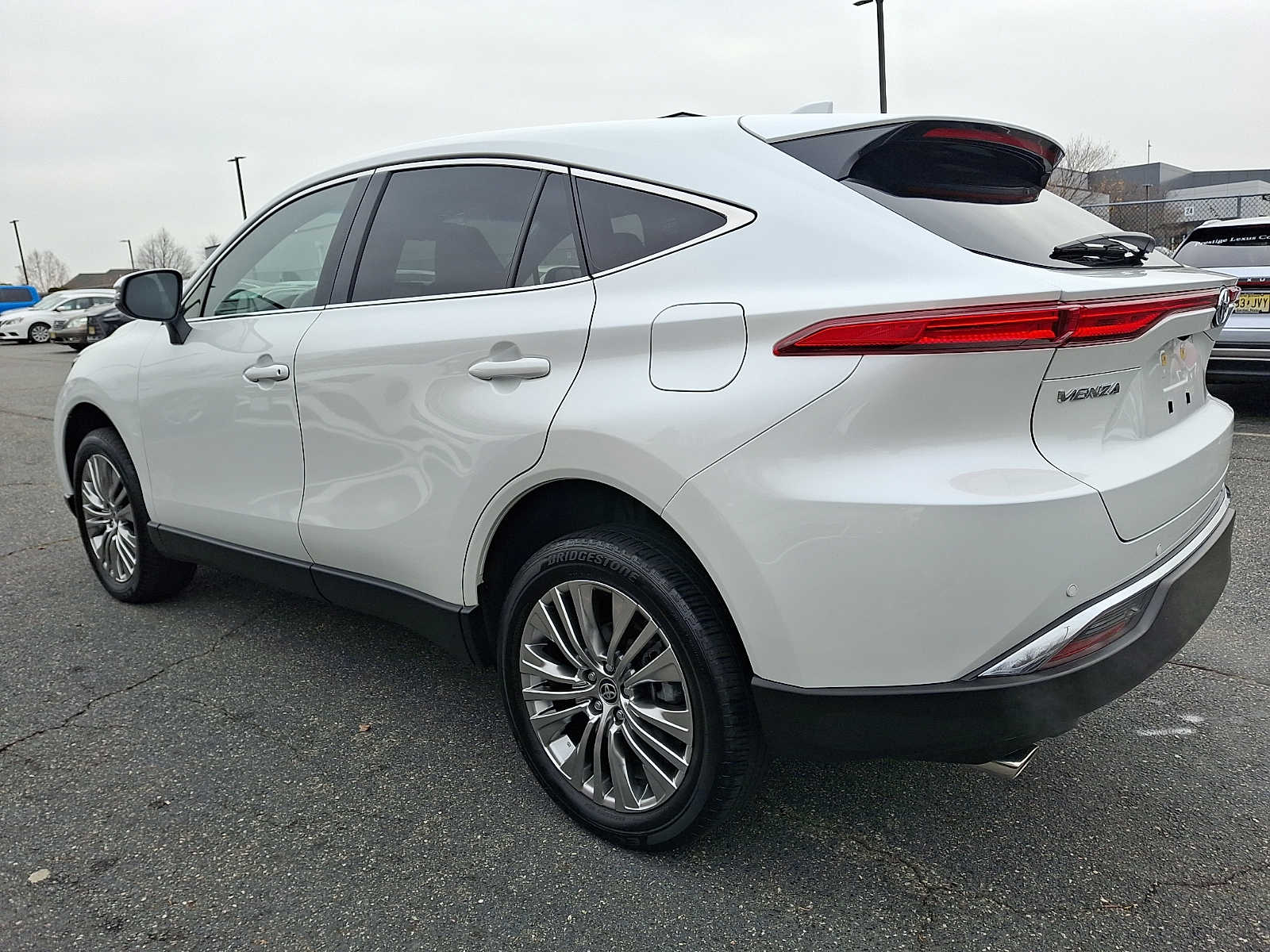 Thumbnail: 2023 Toyota Venza - 7