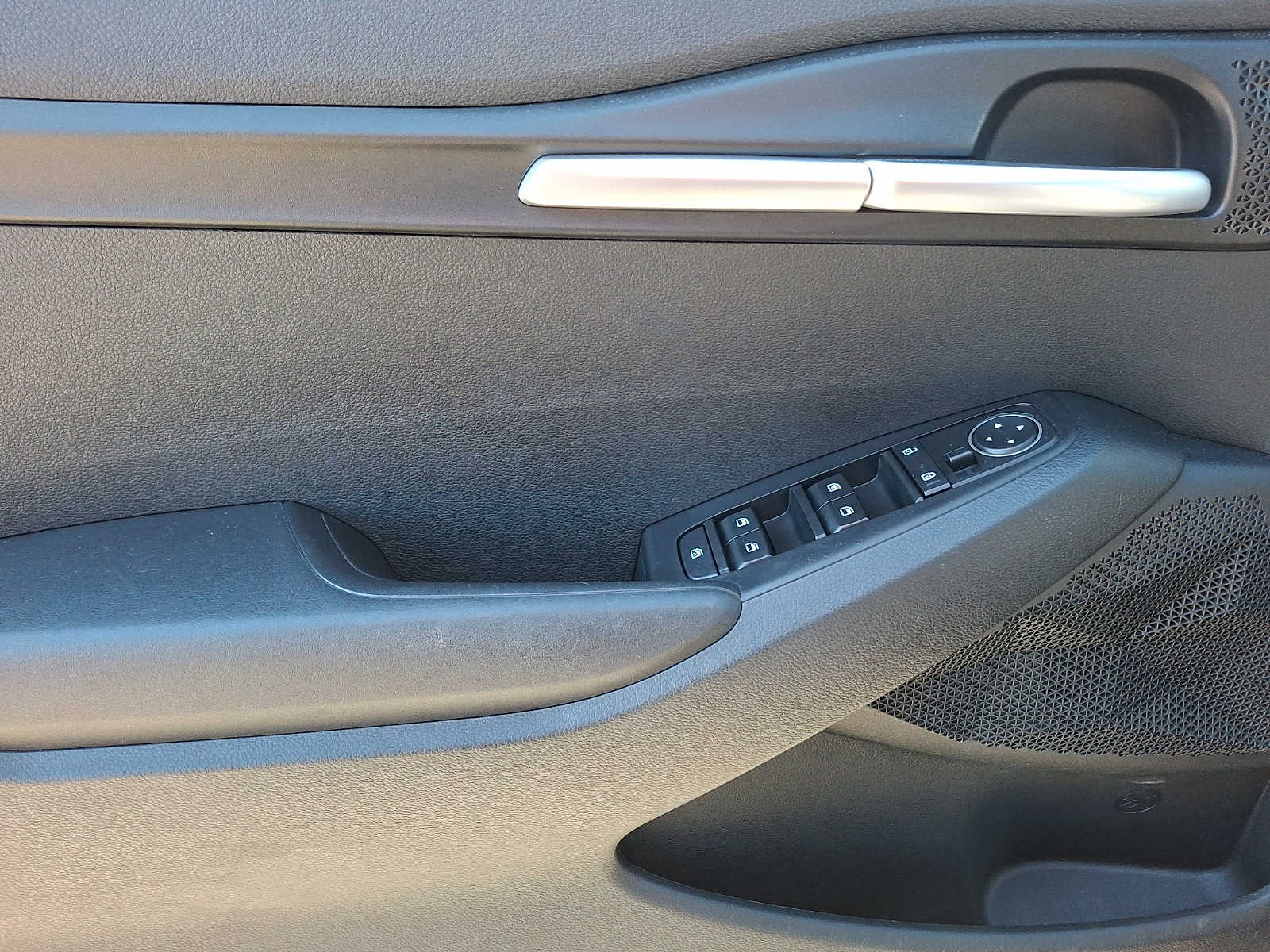 Thumbnail: 2023 Kia Seltos - 10