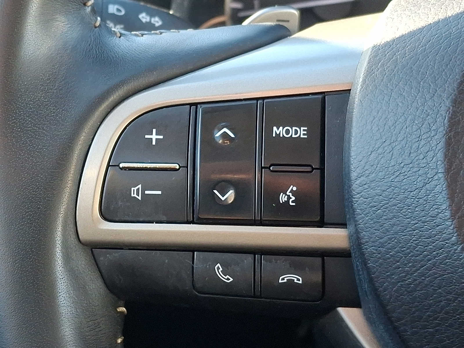 Thumbnail: 2021 Lexus RX - 16