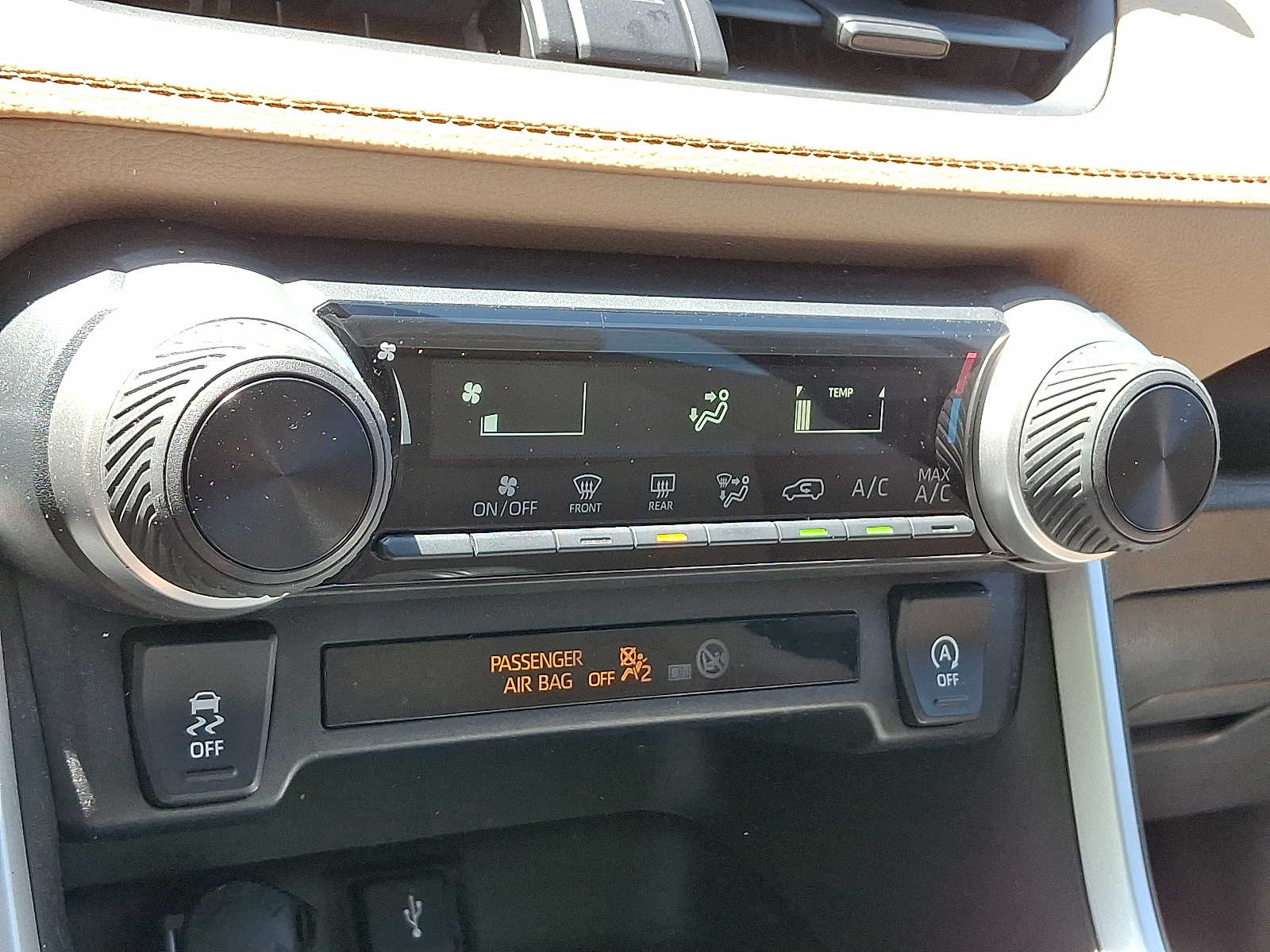 2020 Toyota RAV4 LE 12