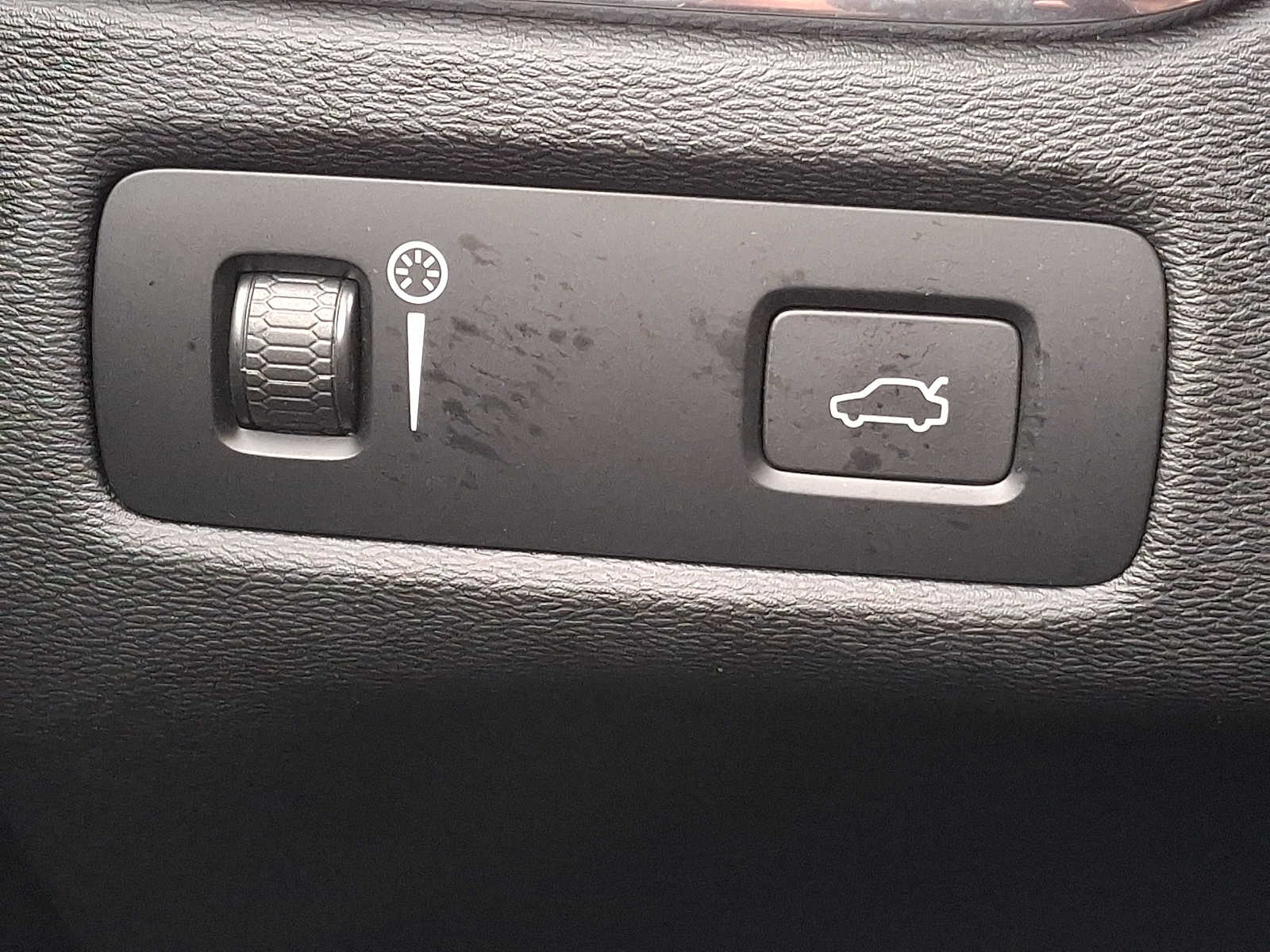 Thumbnail: 2022 Volvo XC60 - 22