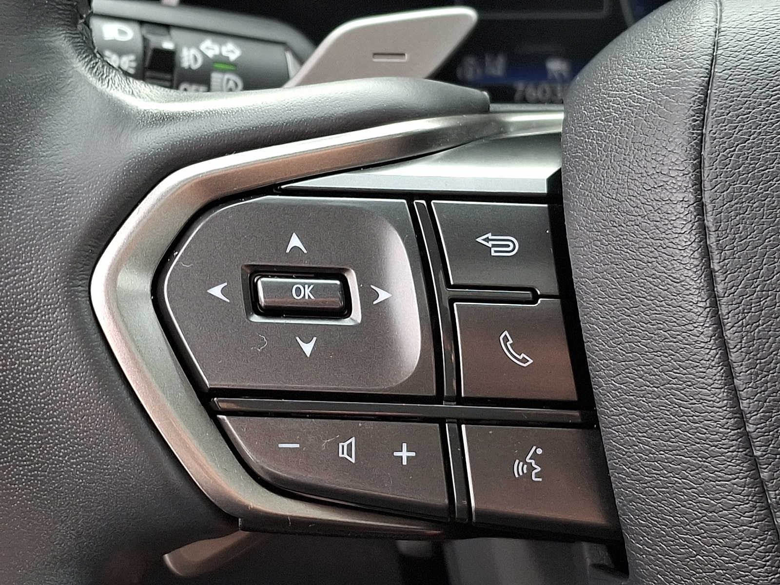 Thumbnail: 2023 Lexus RX - 18