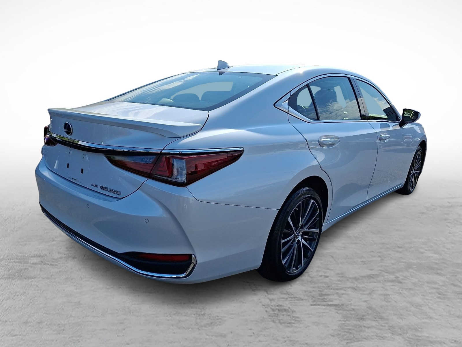 Thumbnail: 2023 Lexus ES - 4