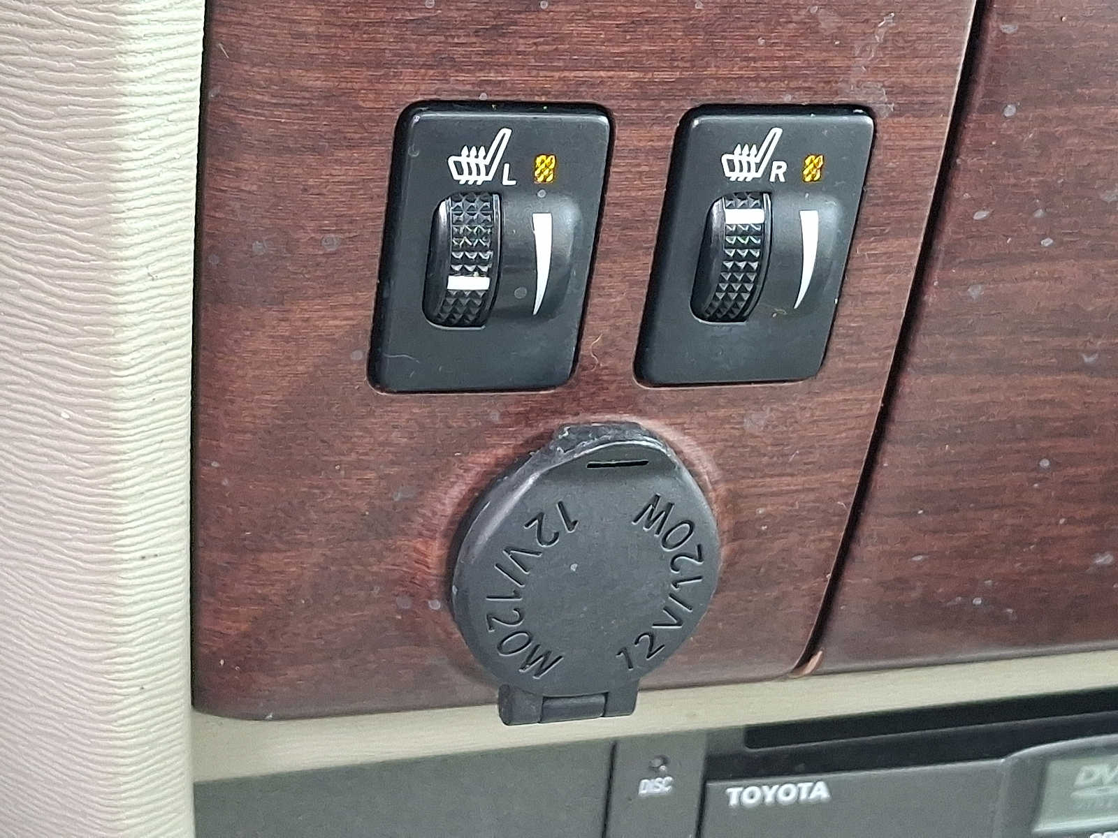 Thumbnail: 2013 Toyota Sienna - 21