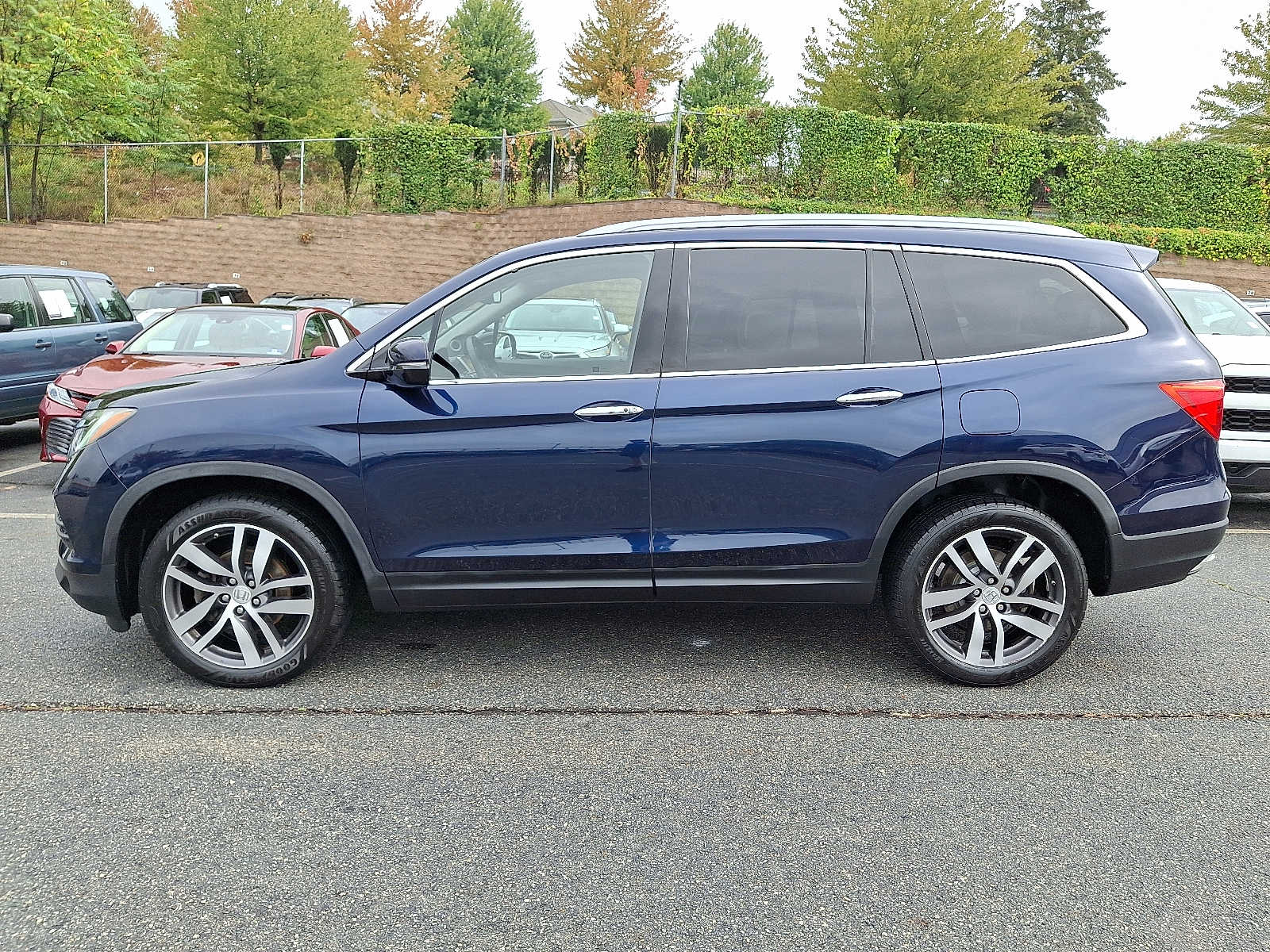 Thumbnail: 2017 Honda Pilot - 6