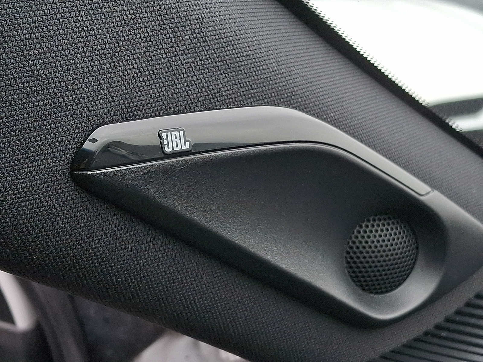 Thumbnail: 2023 Toyota Venza - 26