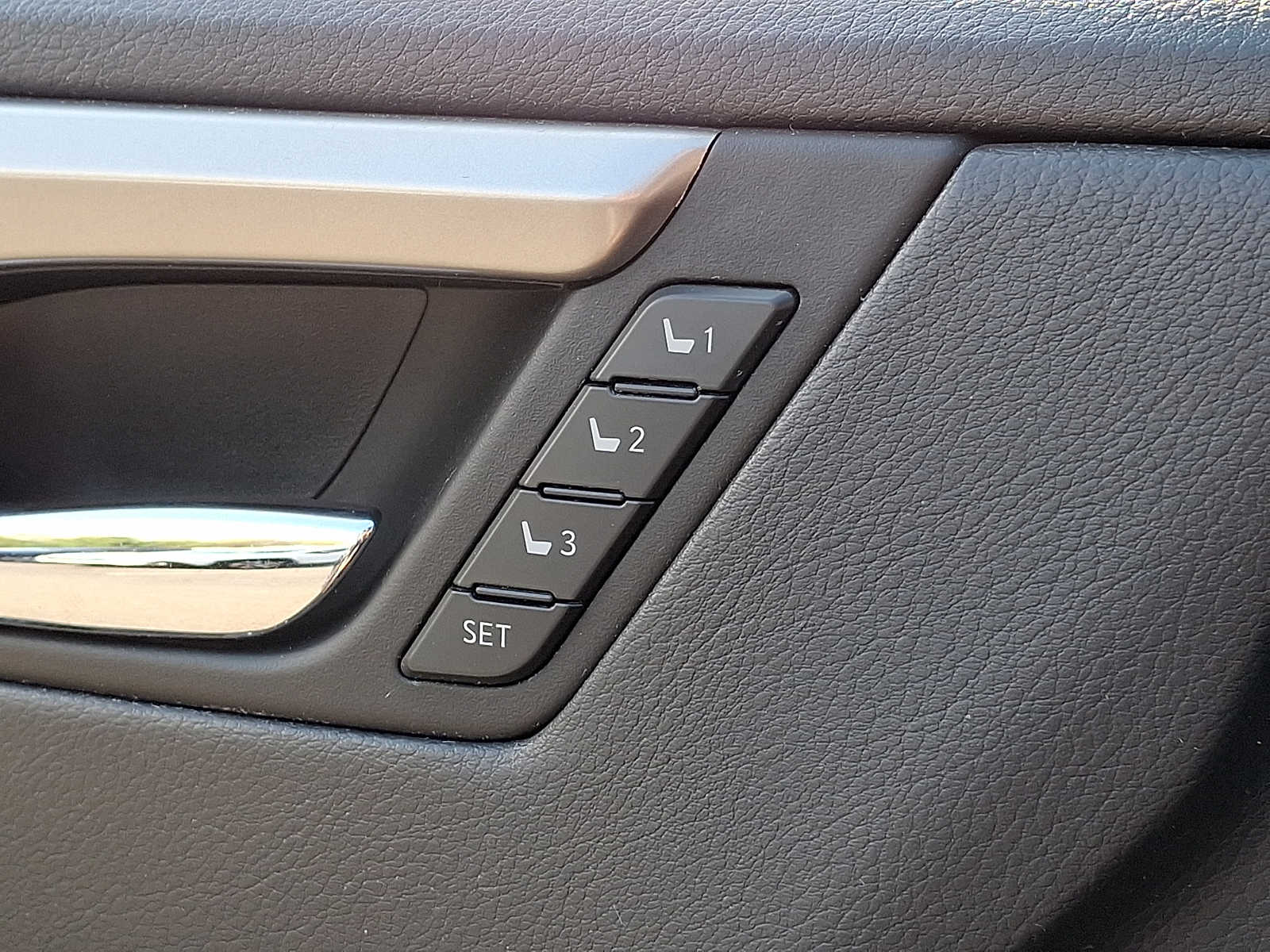 Thumbnail: 2021 Lexus RX - 25