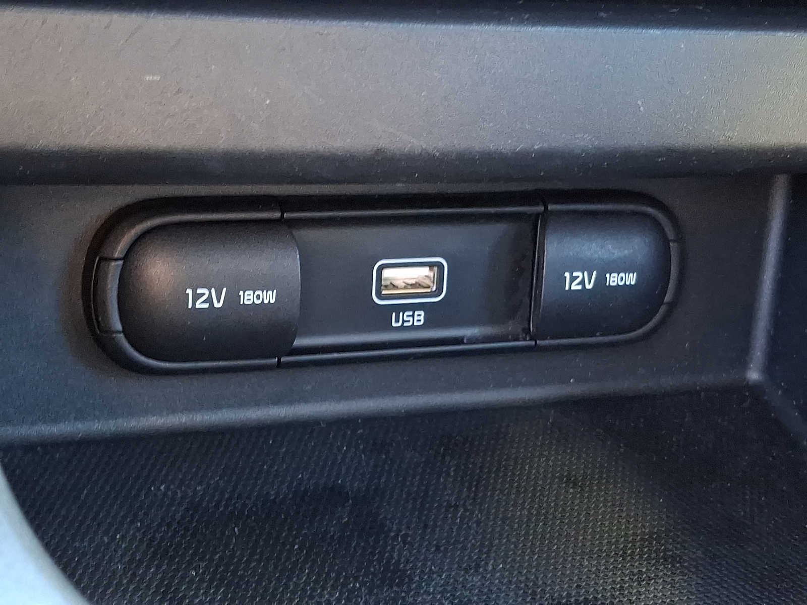 Thumbnail: 2023 Kia Seltos - 24