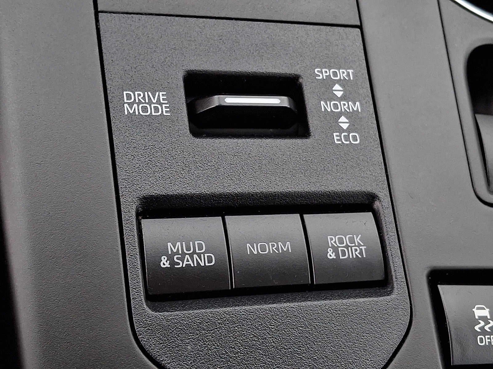 Thumbnail: 2022 Toyota Highlander - 20