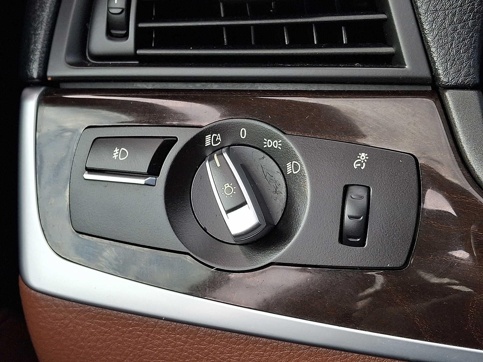 Thumbnail: 2015 BMW 5 Series - 23