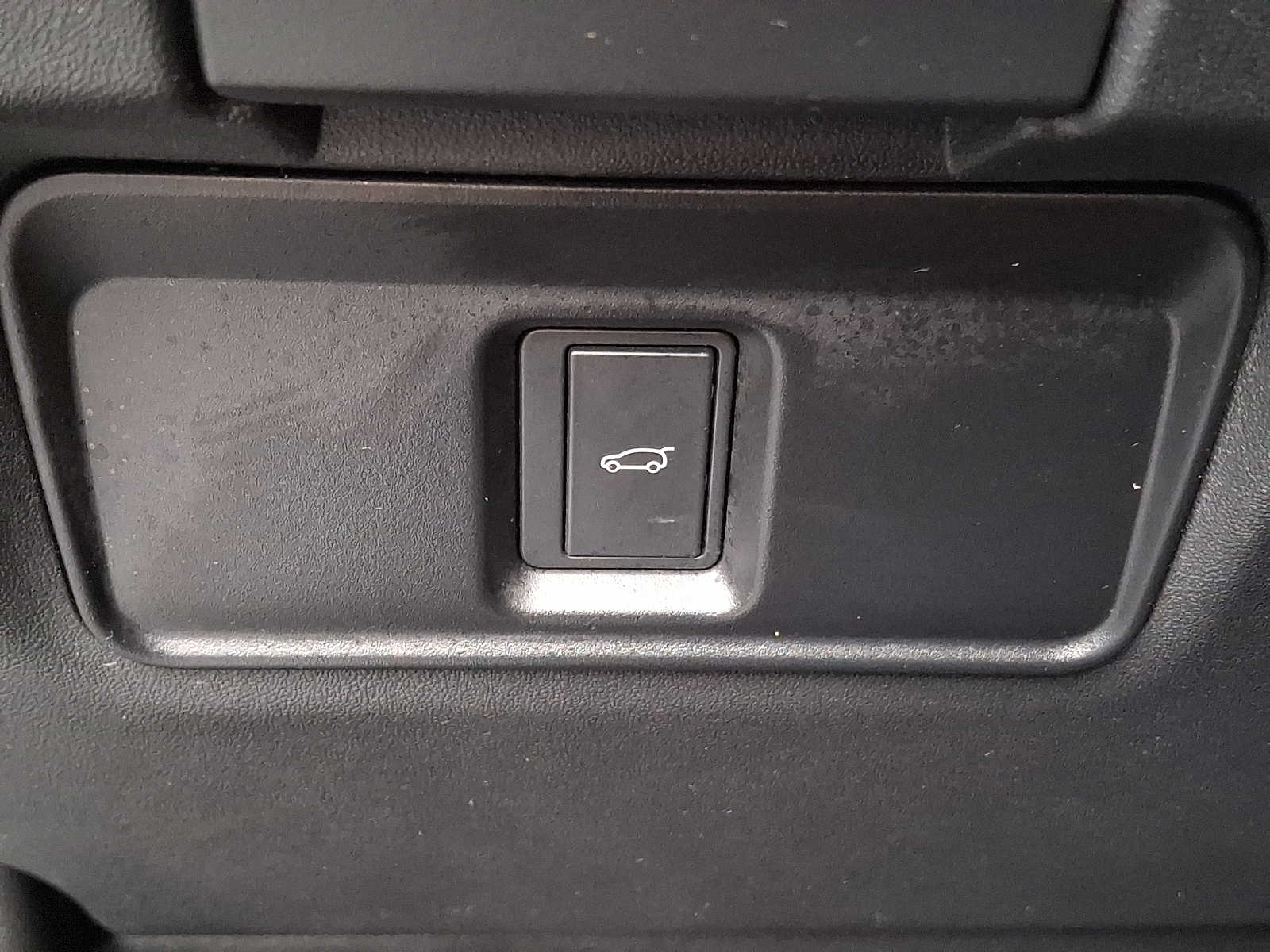 Thumbnail: 2024 Land Rover Range Rover Evoque - 21