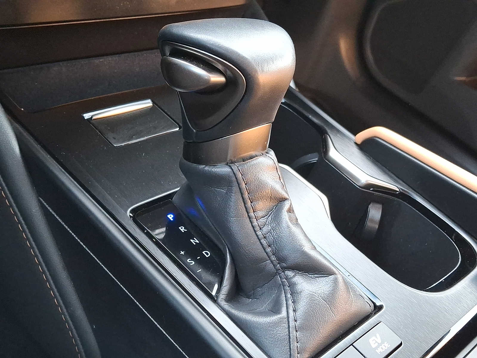 Thumbnail: 2024 Lexus ES - 13