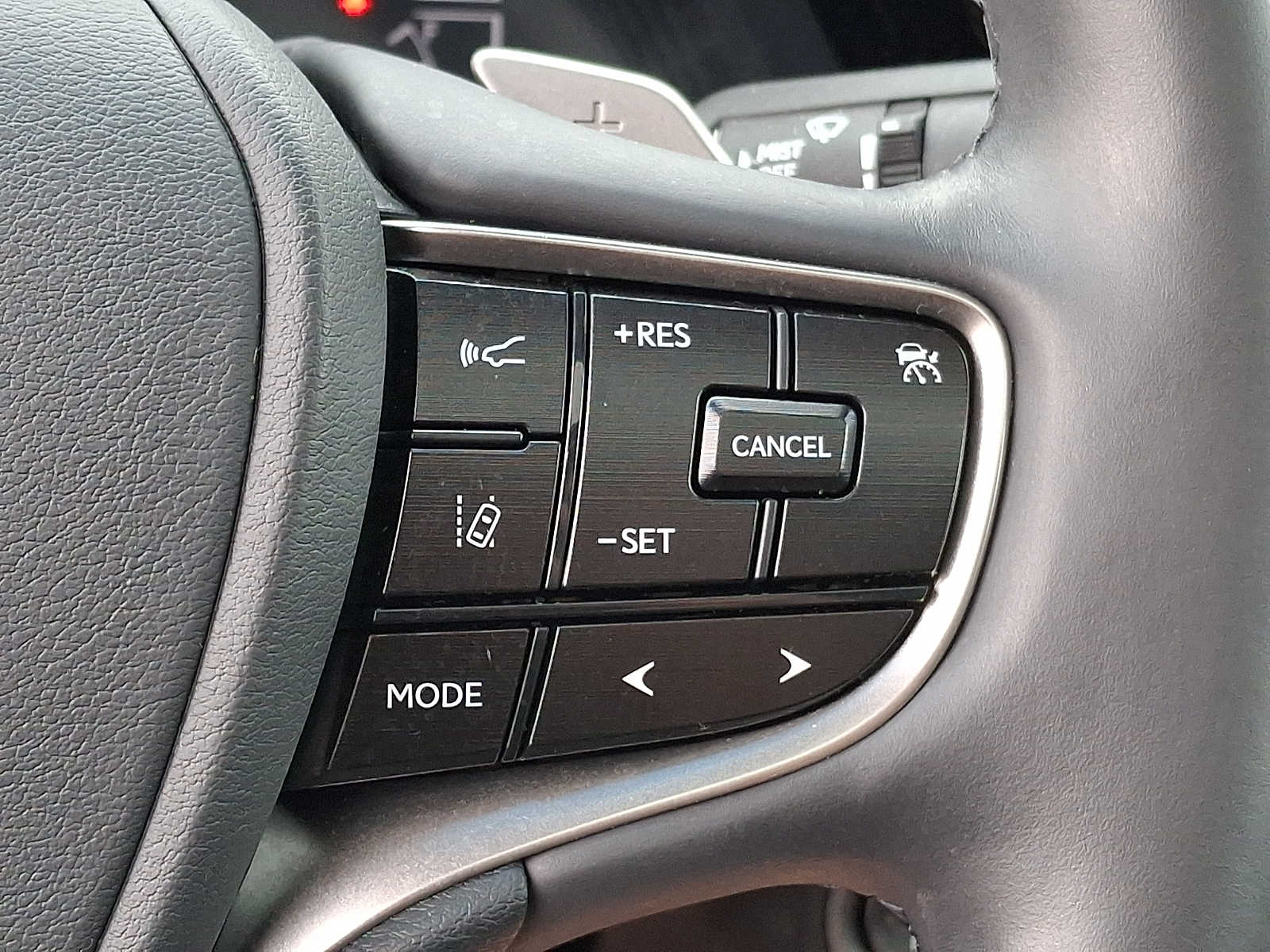 Thumbnail: 2024 Lexus ES - 18