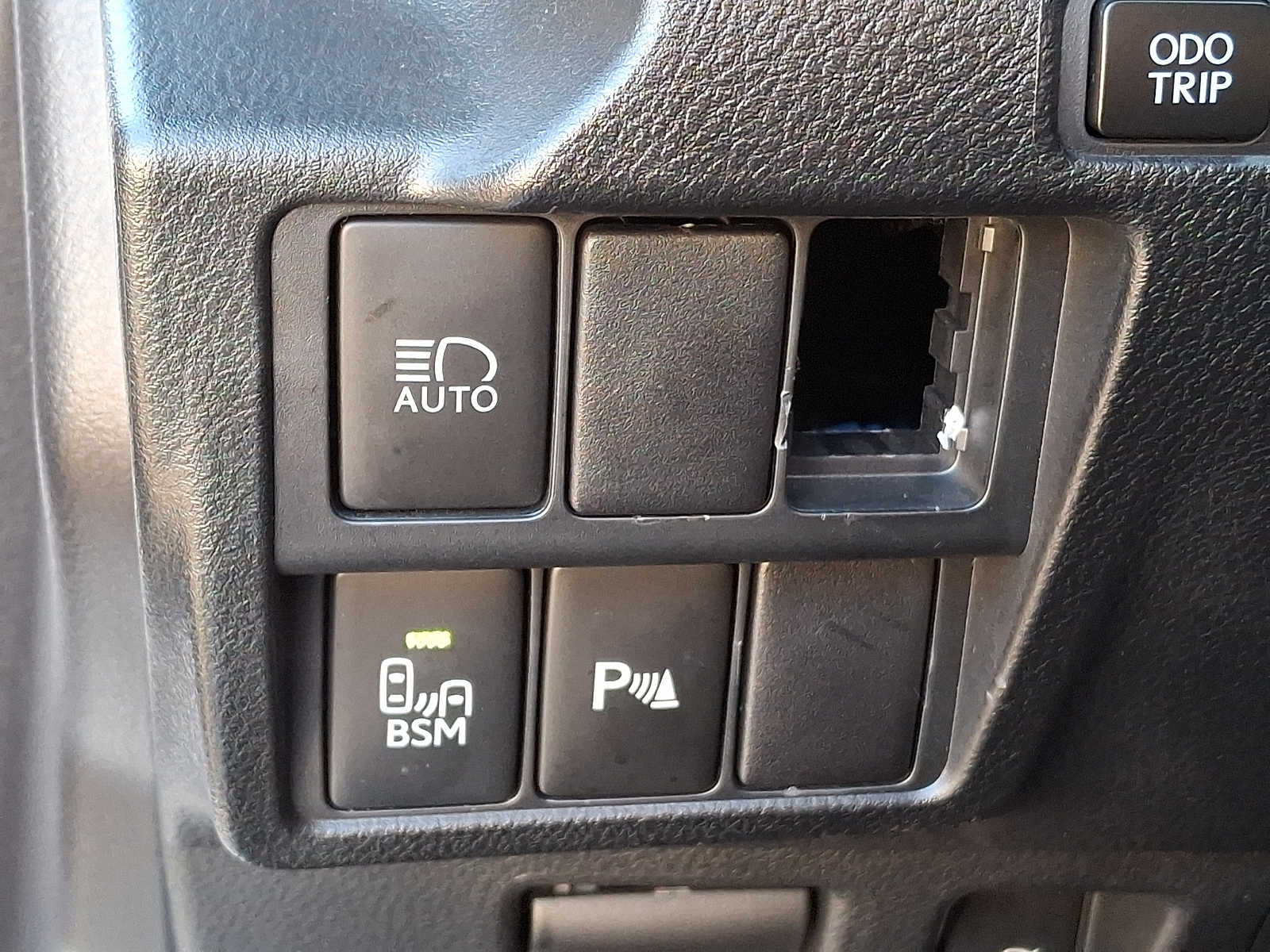 Thumbnail: 2020 Lexus IS - 25