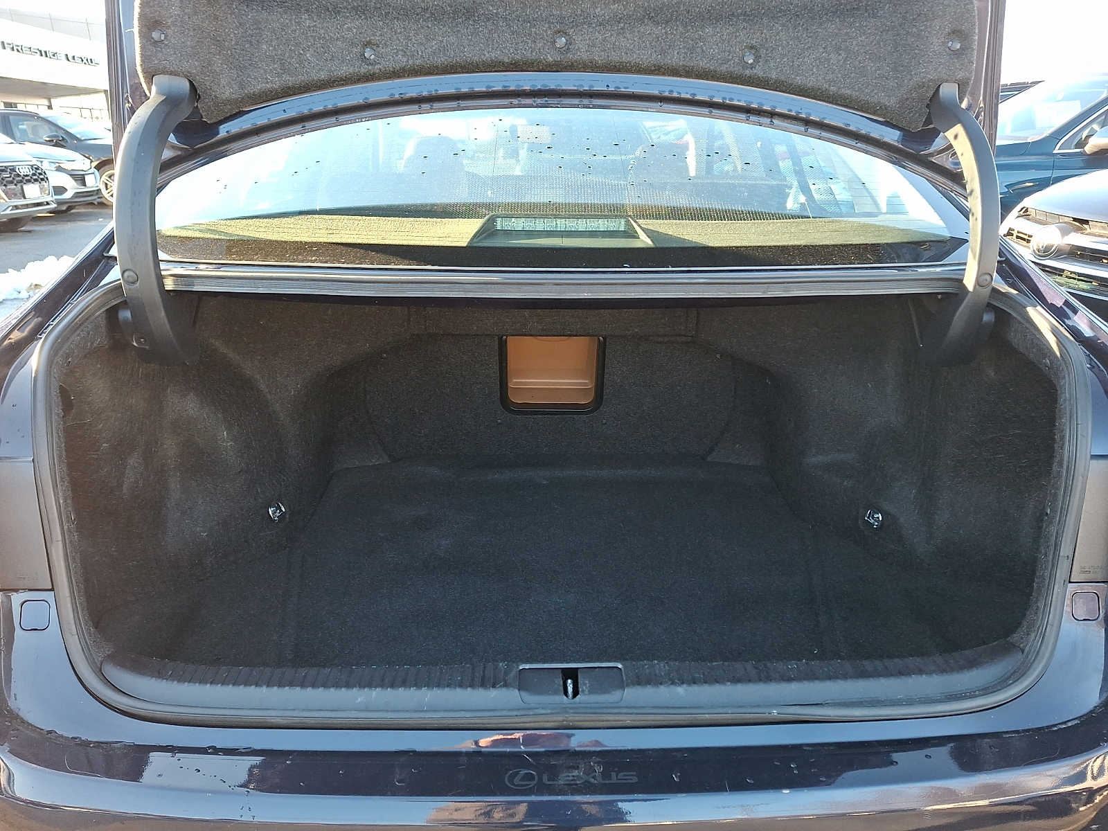 Thumbnail: 2018 Lexus ES - 24