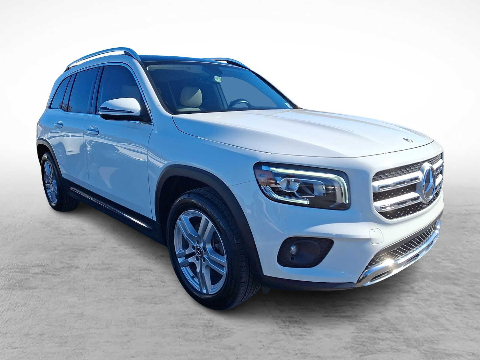 Thumbnail: 2022 Mercedes-Benz GLB - 3