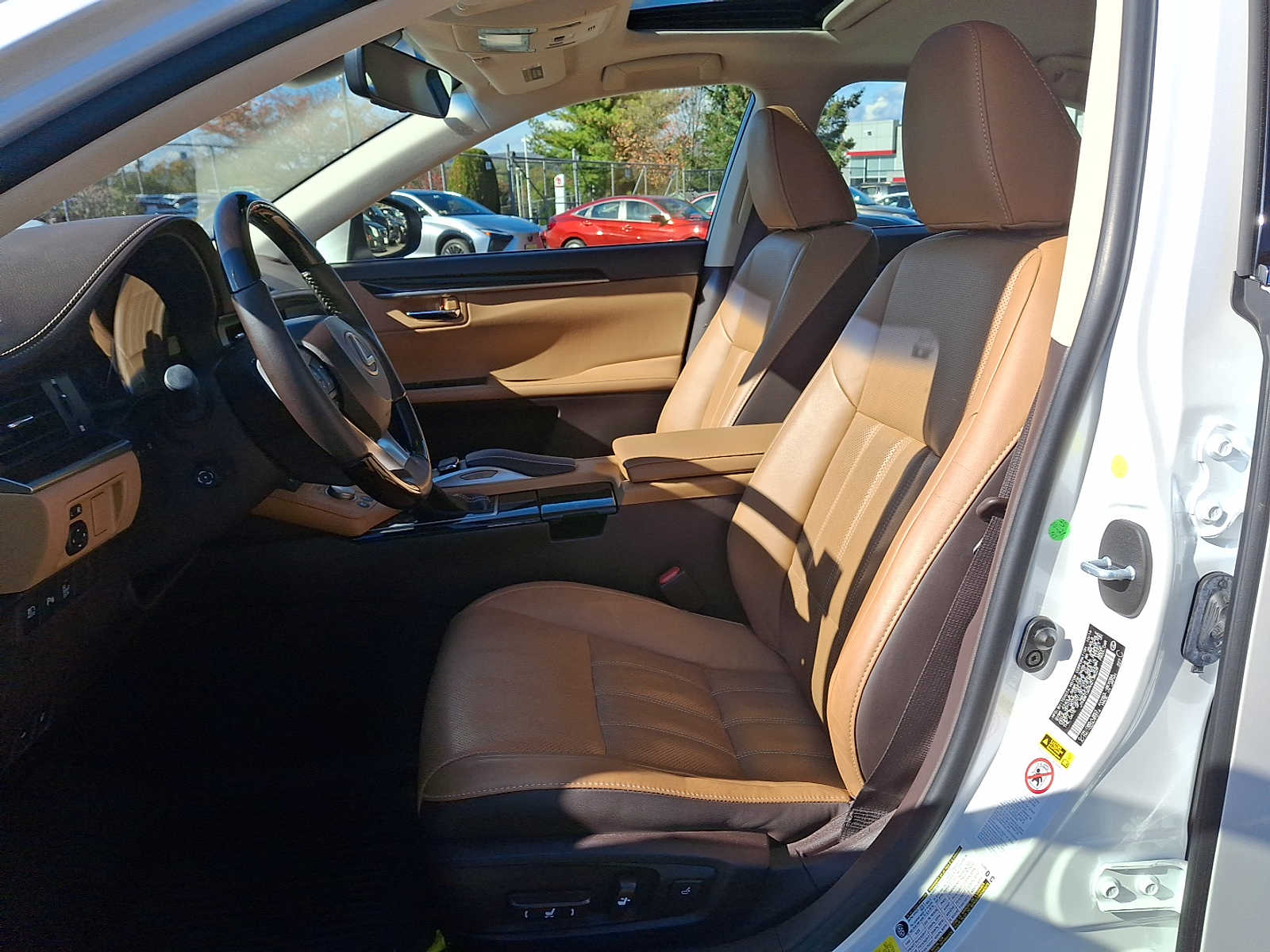 Thumbnail: 2017 Lexus ES - 10