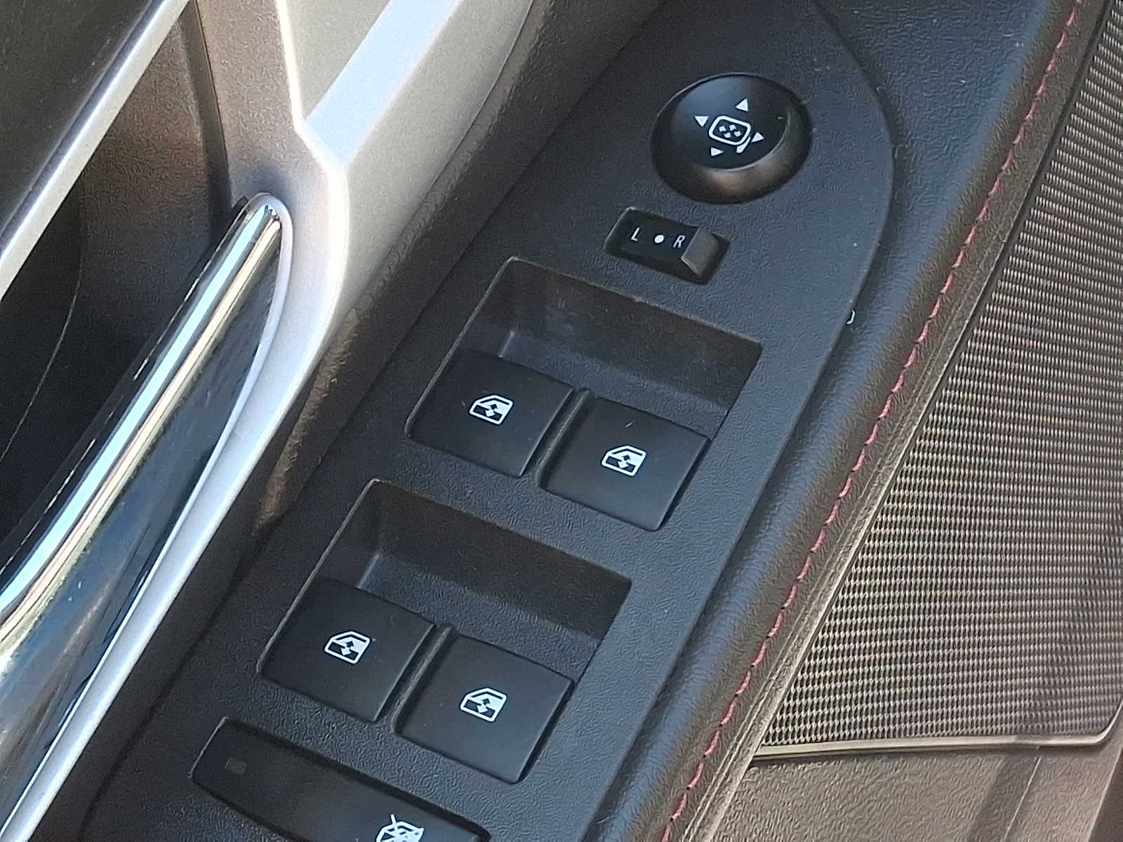 Thumbnail: 2011 GMC Terrain - 23