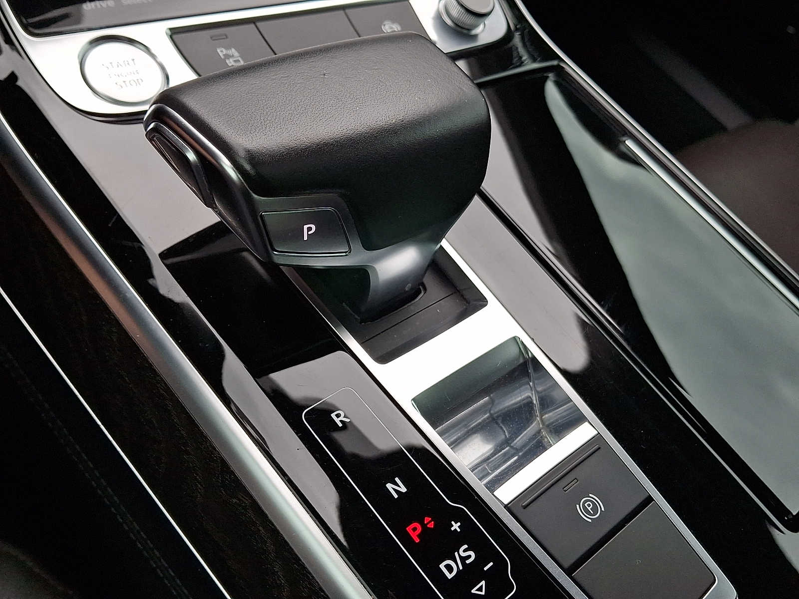 Thumbnail: 2019 Audi A8 - 13