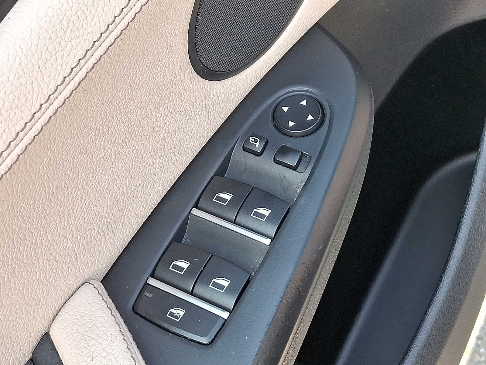 Thumbnail: 2011 BMW X3 - 22