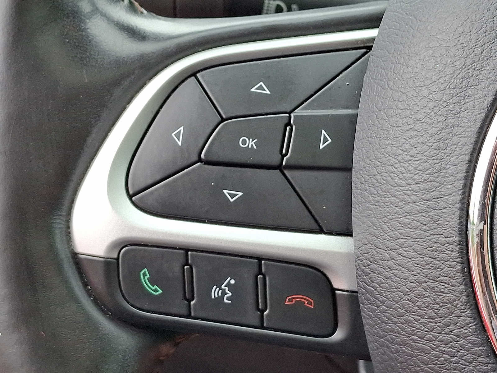 Thumbnail: 2019 Jeep Compass - 17