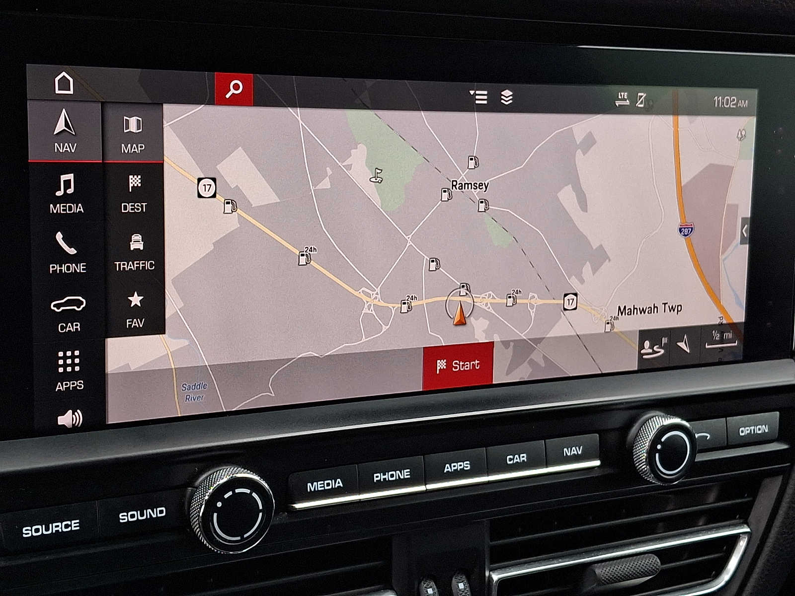 Thumbnail: 2019 Porsche Macan - 16