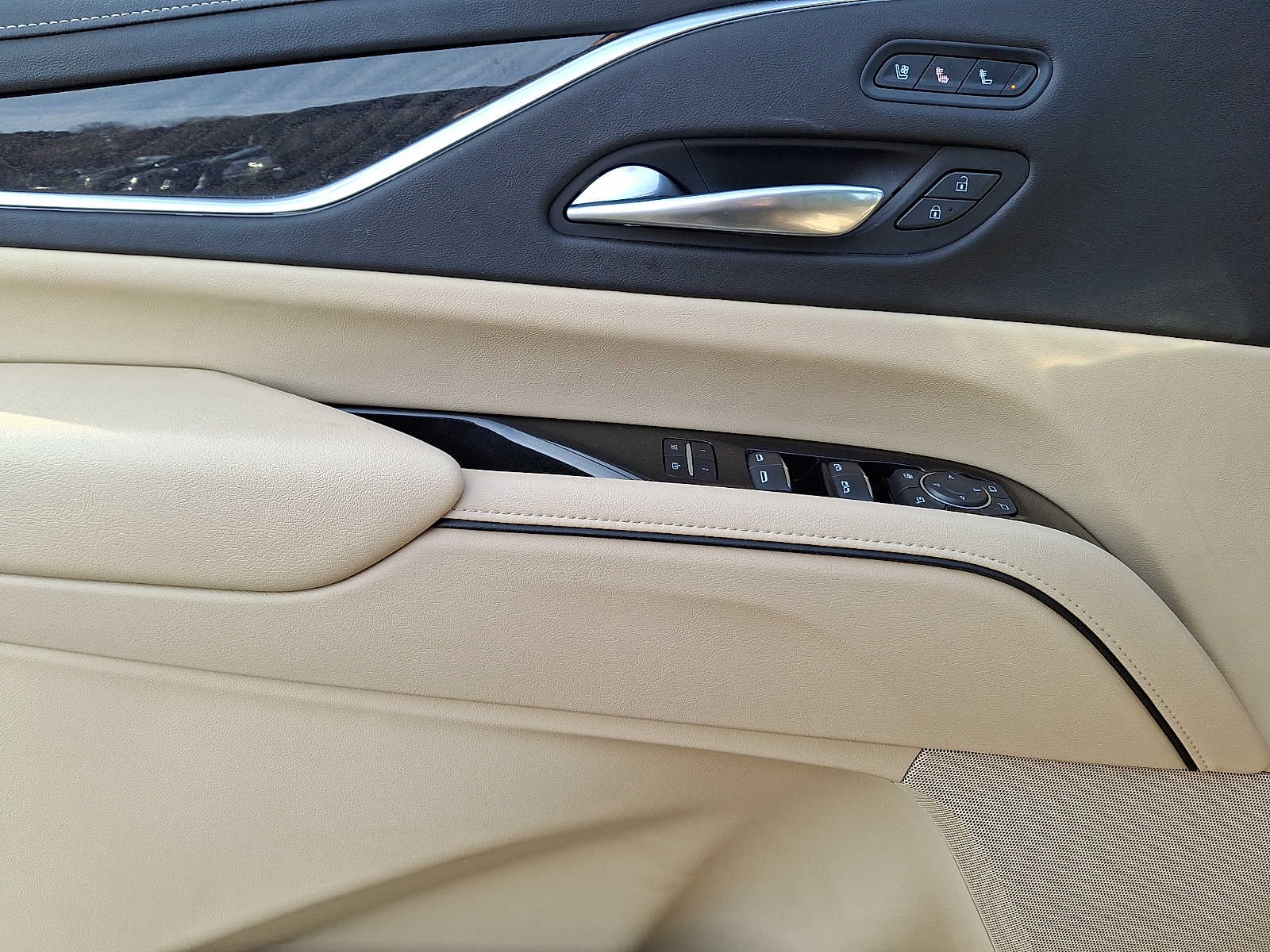 Thumbnail: 2022 Cadillac Escalade - 8