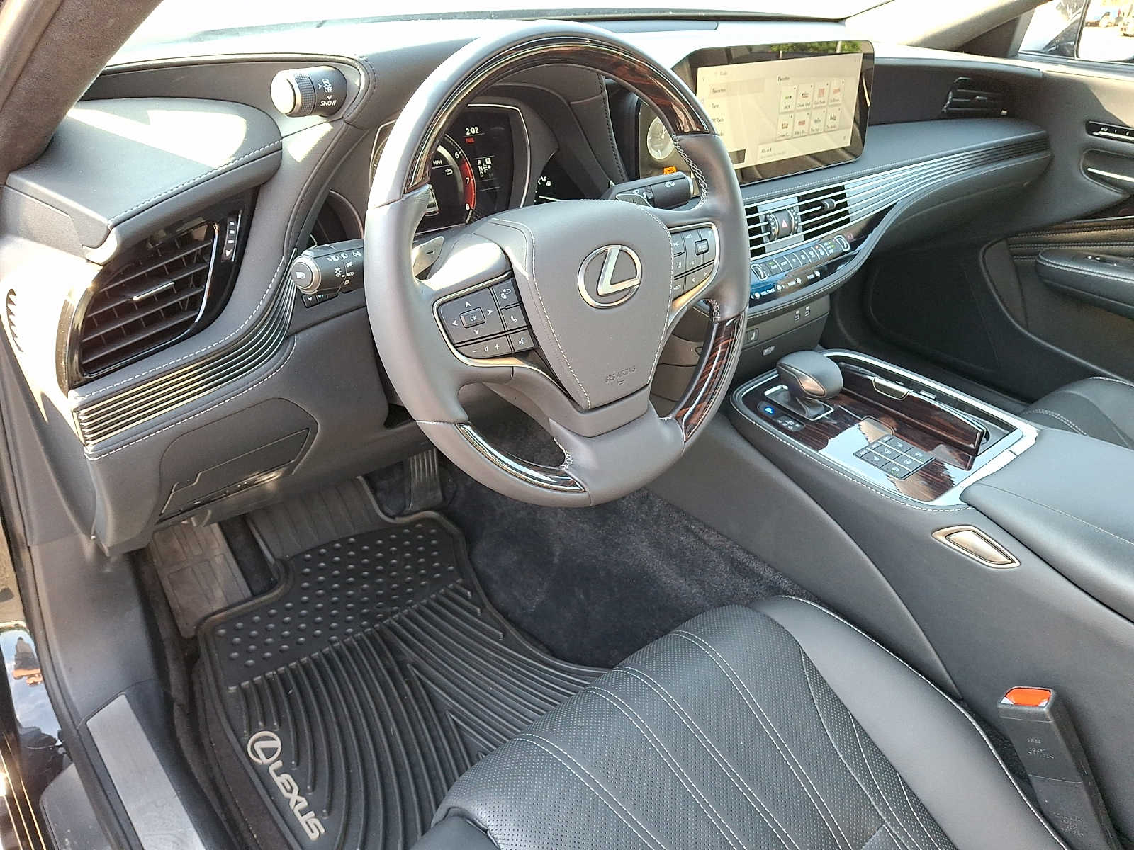Thumbnail: 2023 Lexus LS - 9