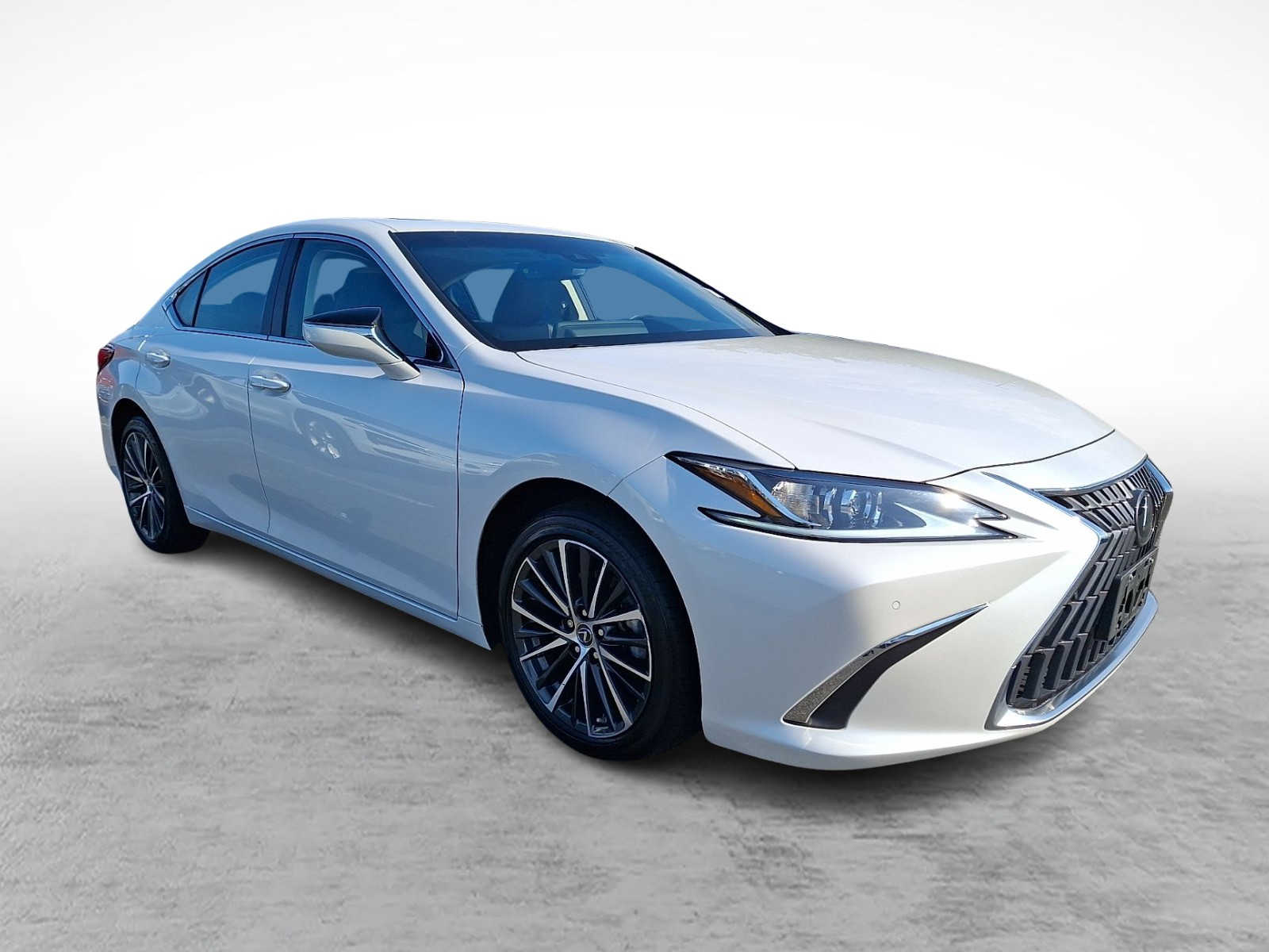 Thumbnail: 2023 Lexus ES - 3