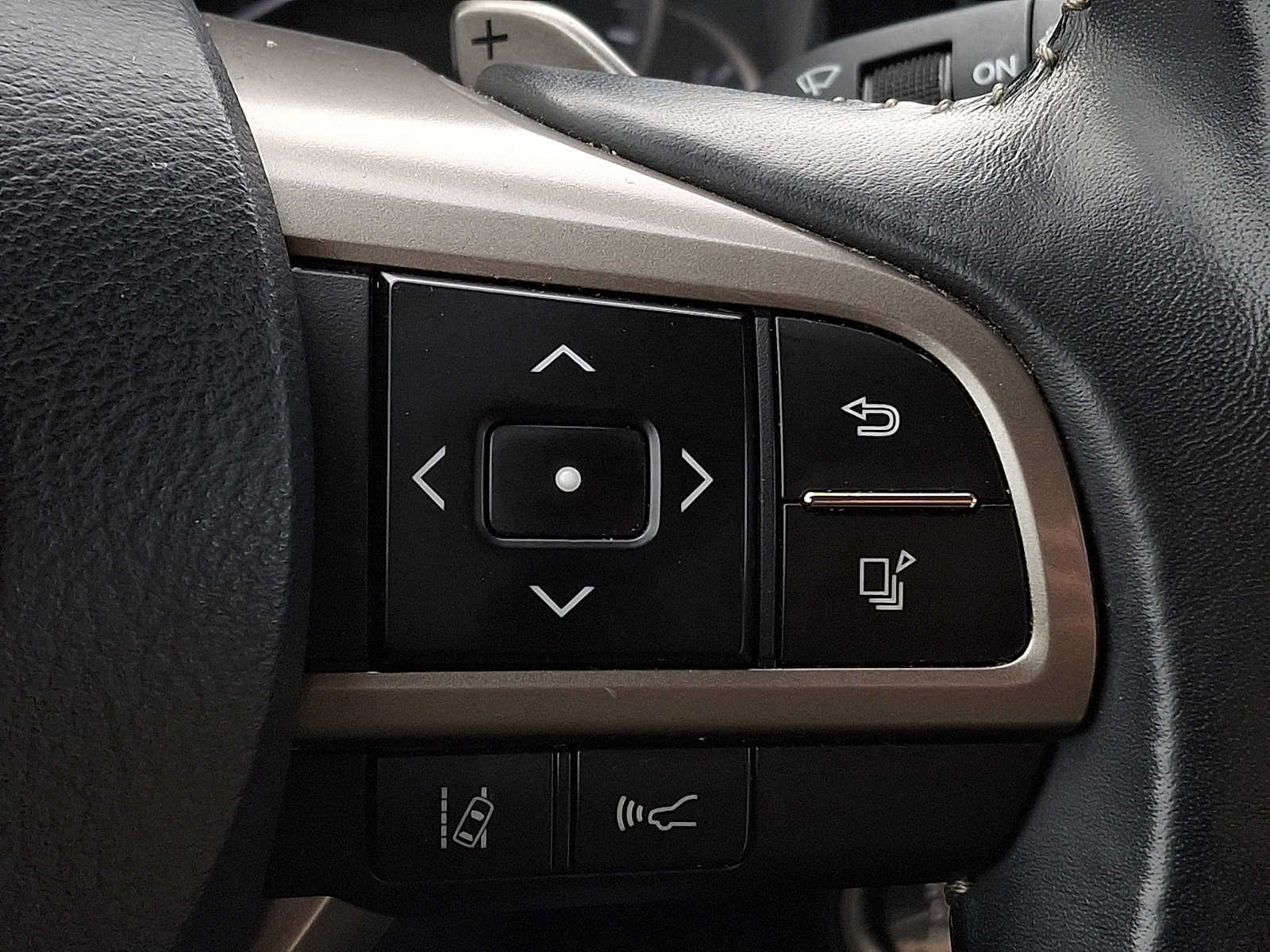 Thumbnail: 2022 Lexus RX - 17