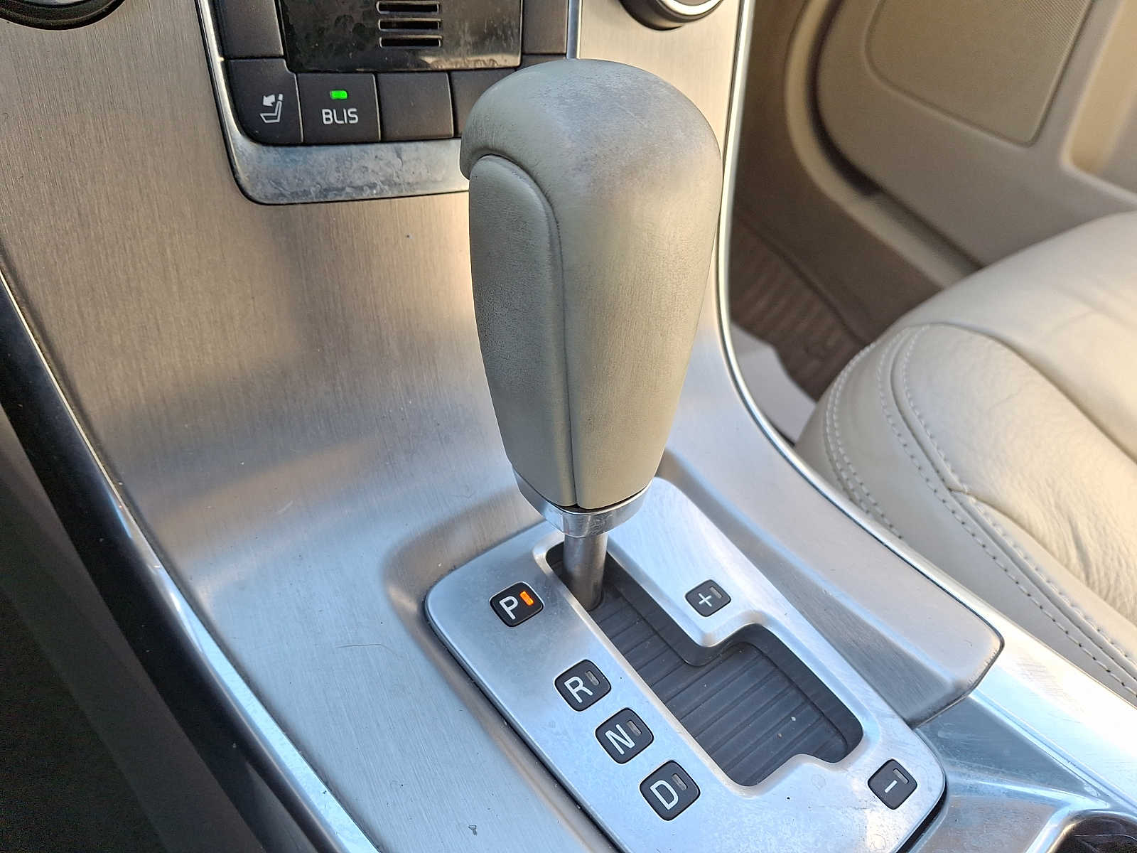 Thumbnail: 2012 Volvo XC60 - 14