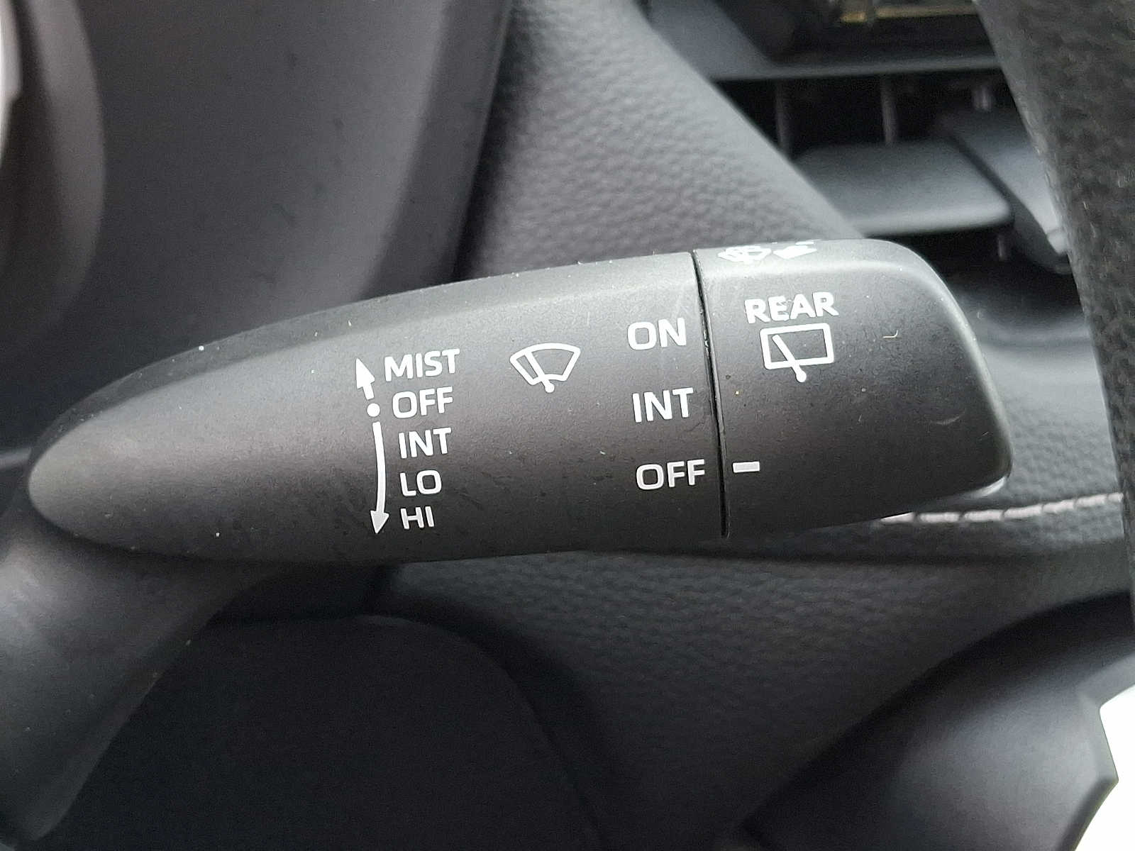 Thumbnail: 2022 Toyota RAV4 - 20