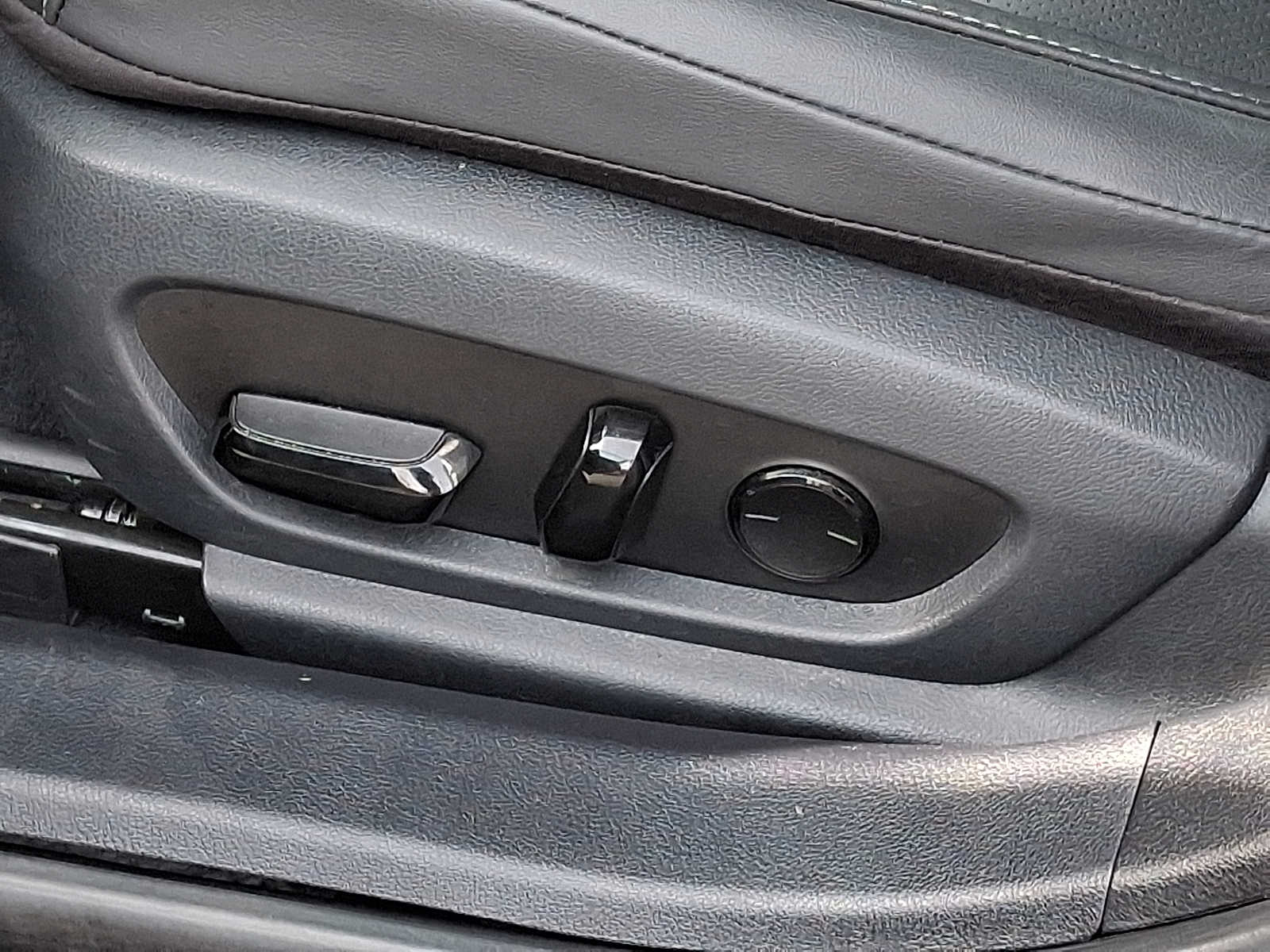 Thumbnail: 2023 Lexus ES - 11