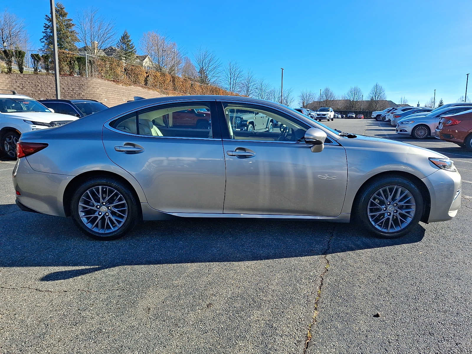 Thumbnail: 2018 Lexus ES - 3