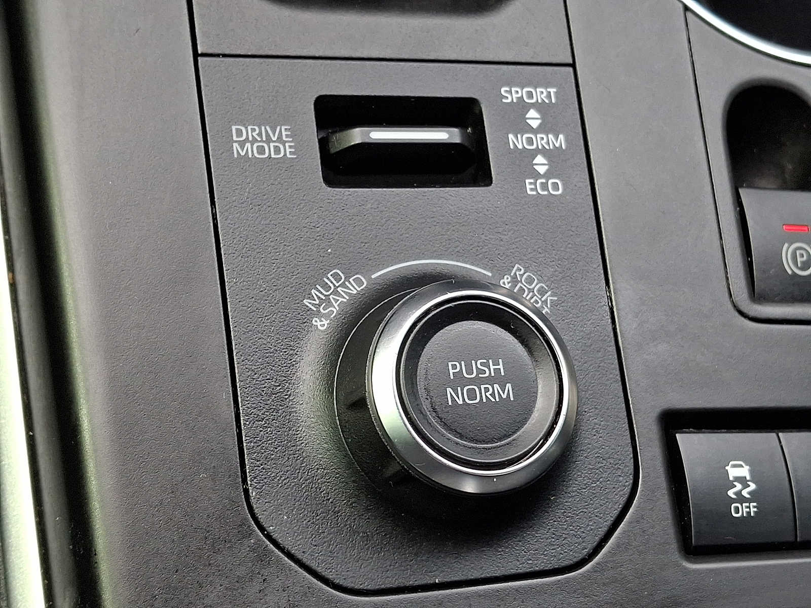 Thumbnail: 2021 Toyota Highlander - 21