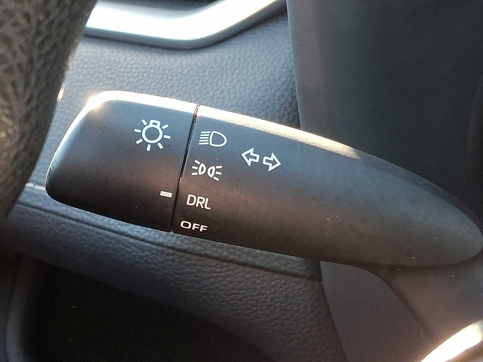 Thumbnail: 2023 Toyota RAV4 - 21