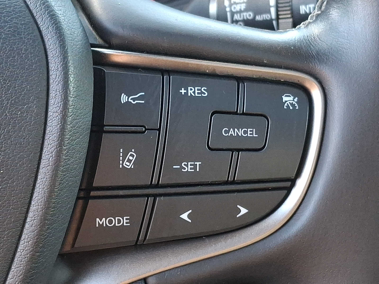 Thumbnail: 2019 Lexus UX - 19