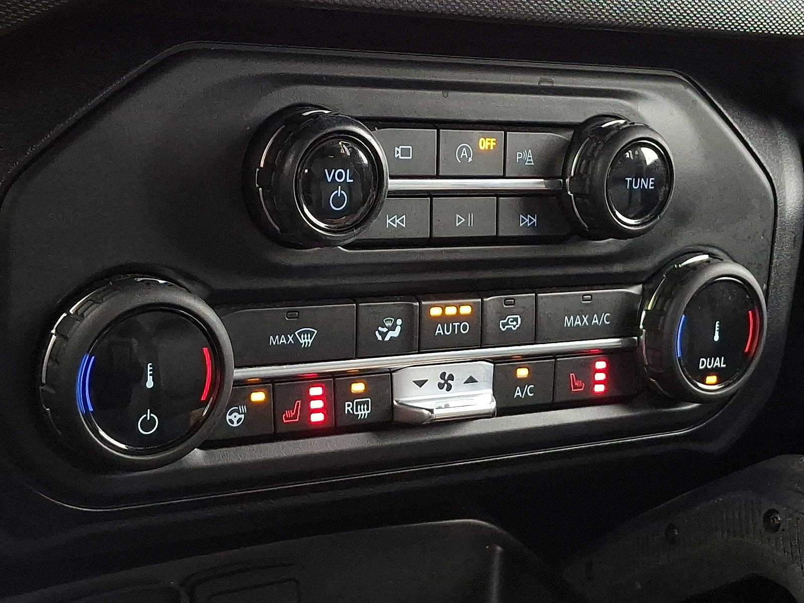 Thumbnail: 2022 Ford Bronco - 16